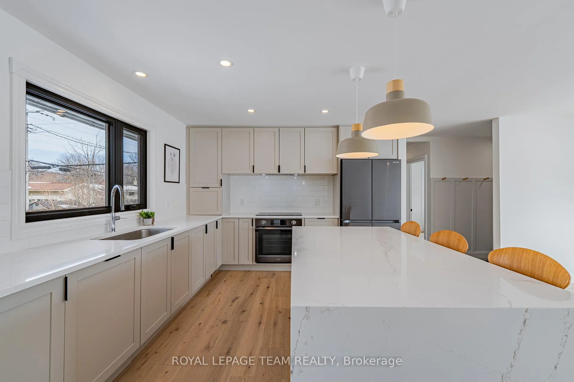 Photo 16 of 23 Brent Avenue, Ottawa, Manordale — HOMEH