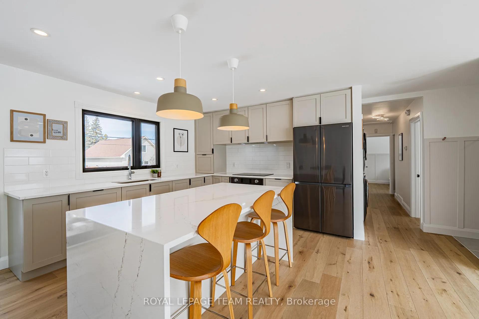 Photo 17 of 23 Brent Avenue, Ottawa, Manordale — HOMEH