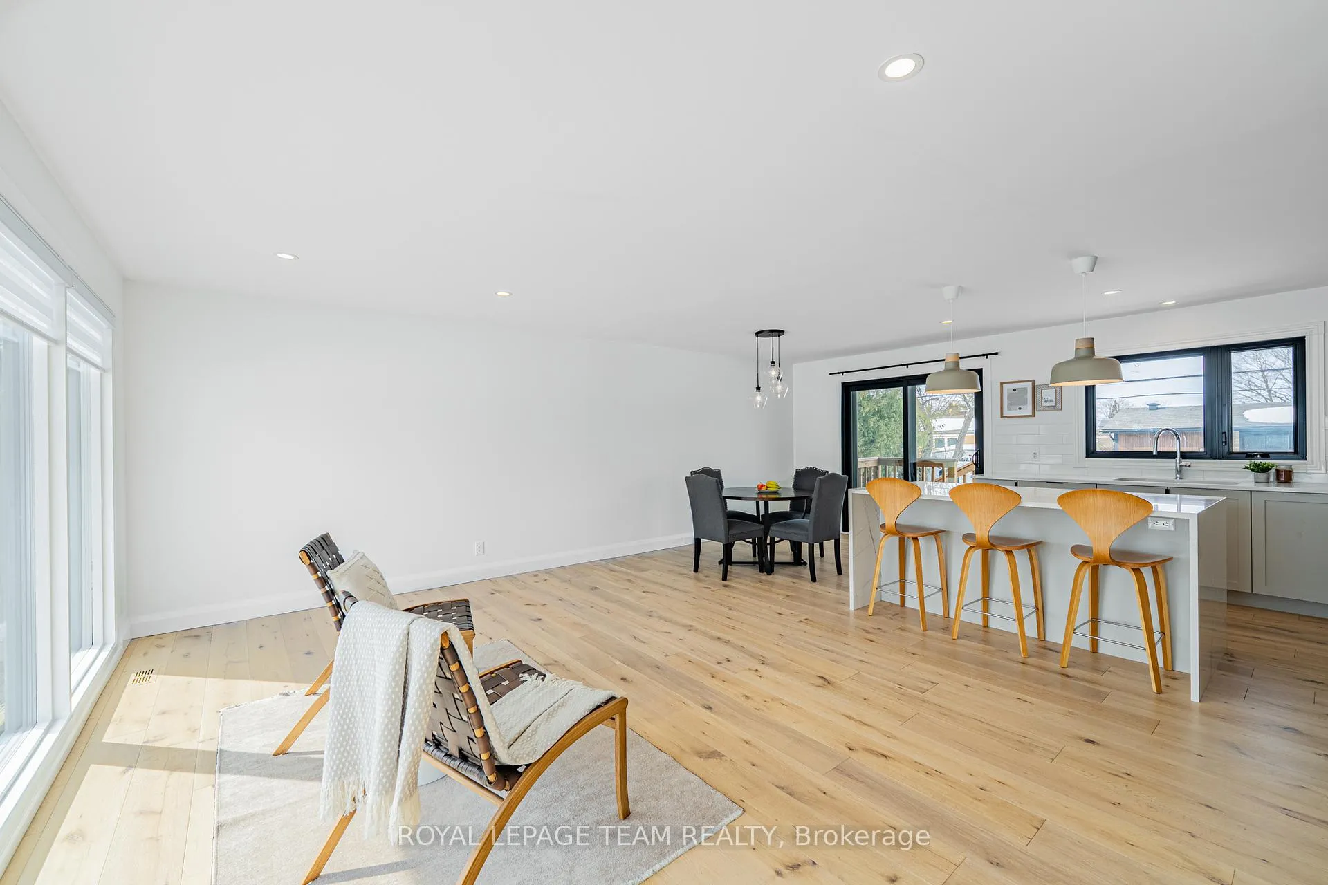 Photo 19 of 23 Brent Avenue, Ottawa, Manordale — HOMEH