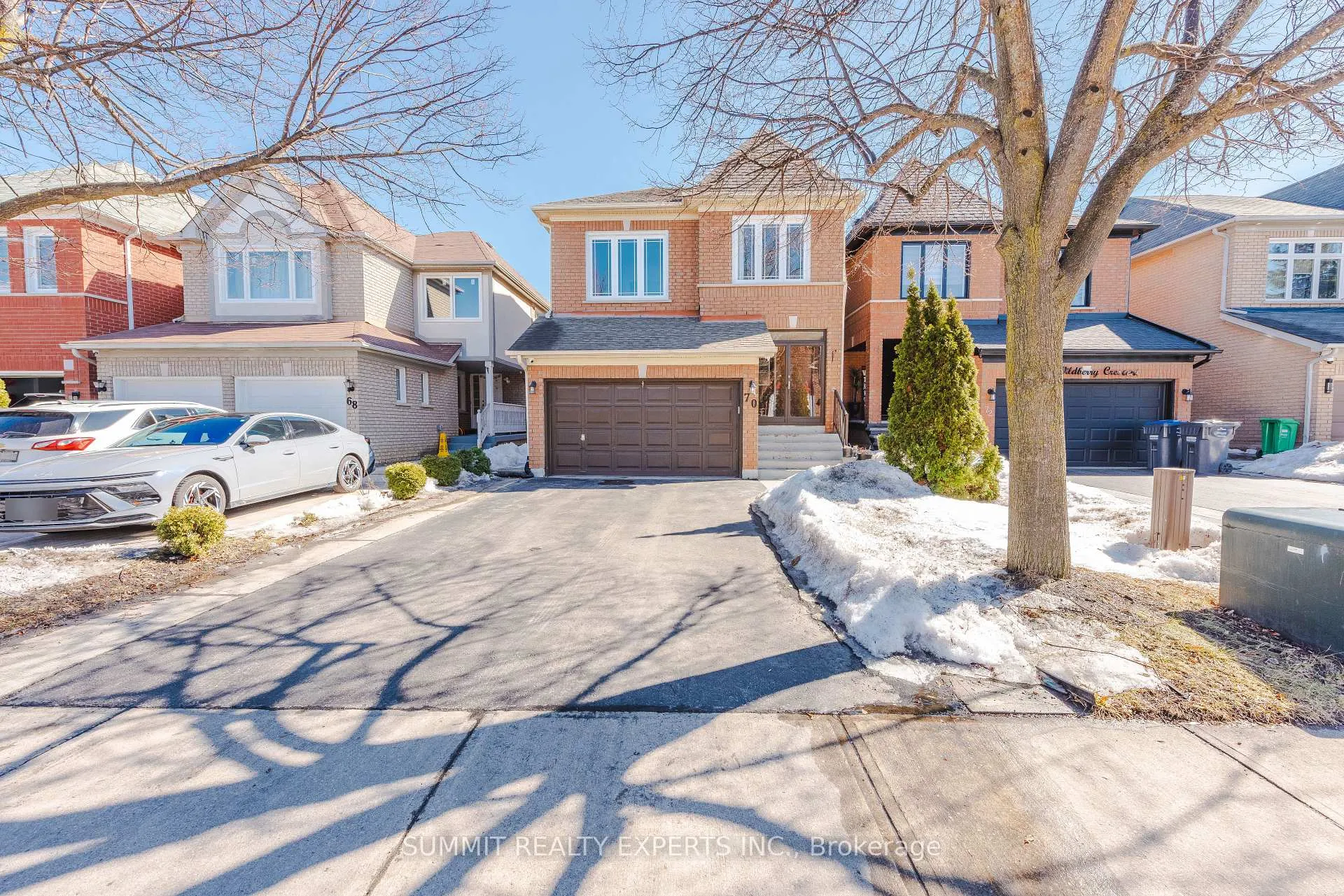 Photo 3 of 70 Wildberry Crescent, Brampton, Sandringham-Wellington — HOMEH