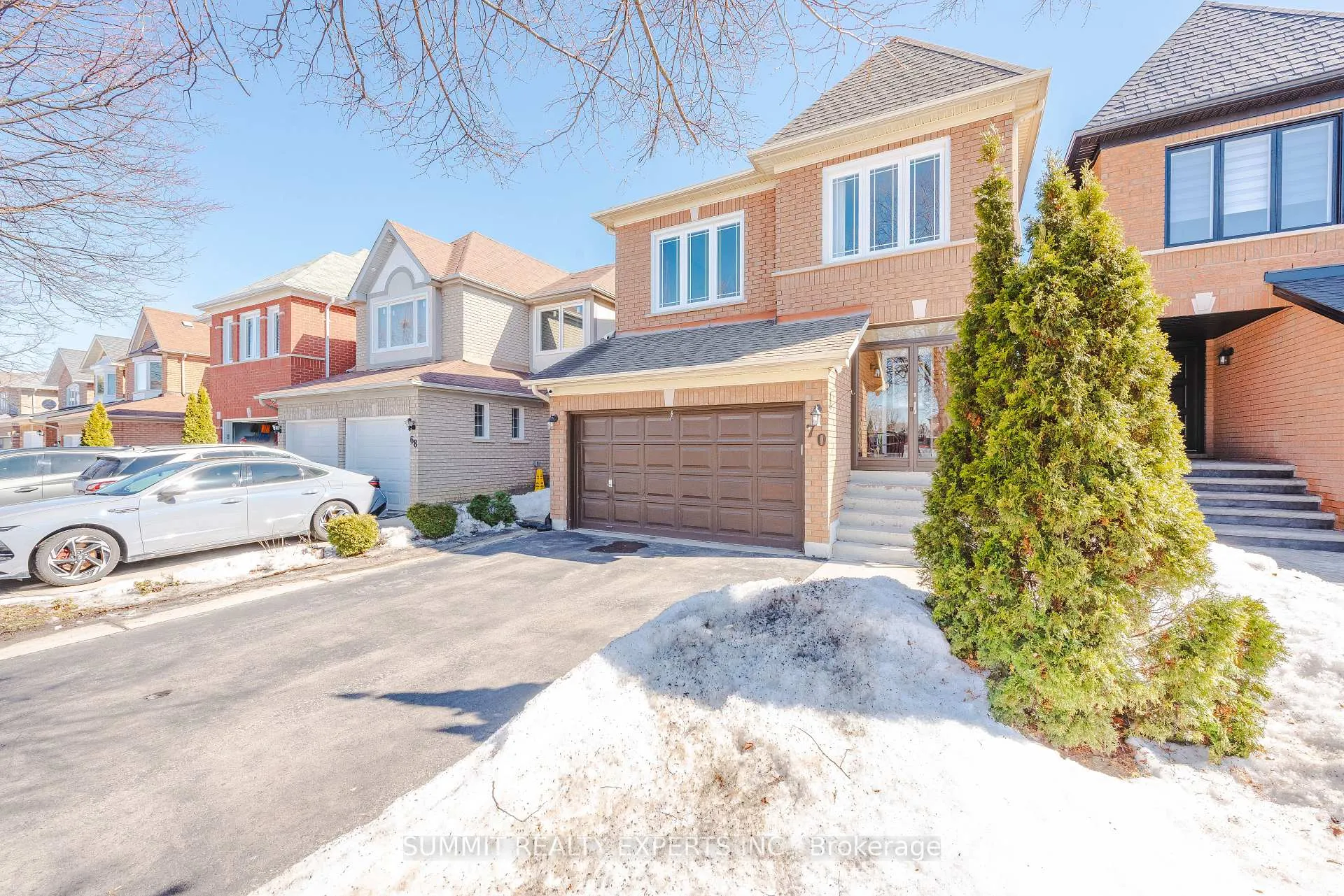 Photo 4 of 70 Wildberry Crescent, Brampton, Sandringham-Wellington — HOMEH