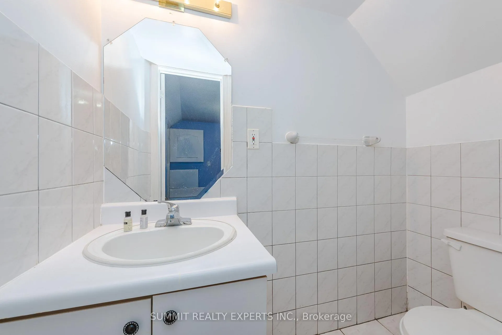 Photo 40 of 70 Wildberry Crescent, Brampton, Sandringham-Wellington — HOMEH