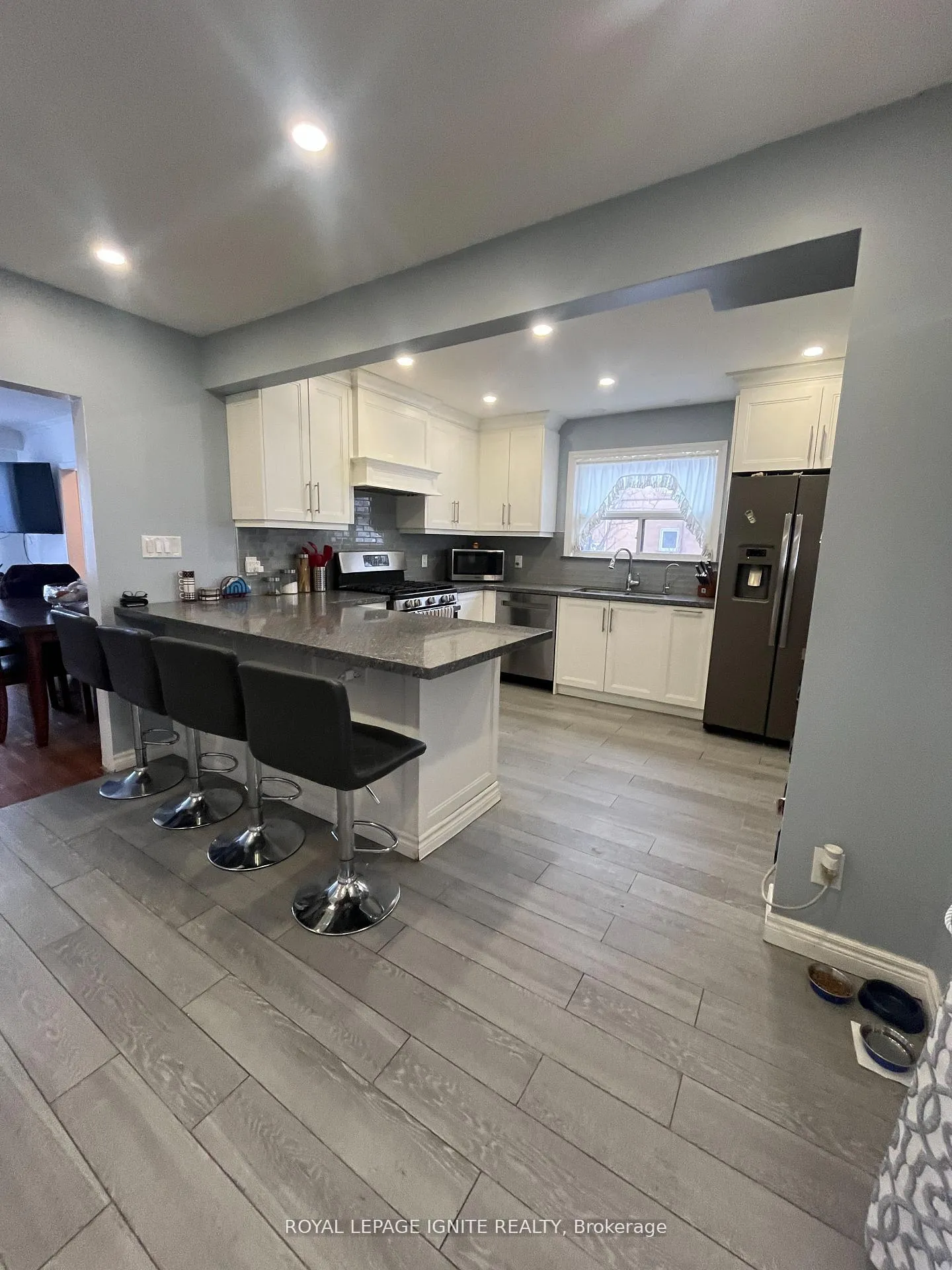 Photo 5 of 55 Dalrymple Drive, Toronto, Rockcliffe-Smythe — HOMEH