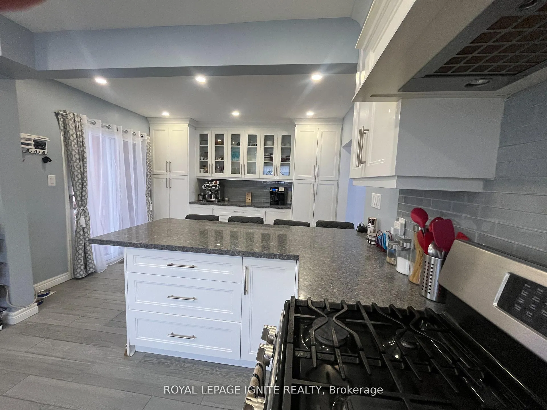 Photo 9 of 55 Dalrymple Drive, Toronto, Rockcliffe-Smythe — HOMEH