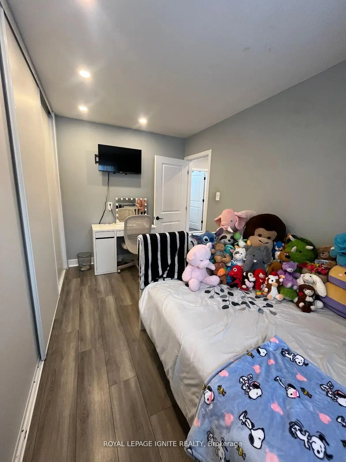 Photo 12 of 55 Dalrymple Drive, Toronto, Rockcliffe-Smythe — HOMEH