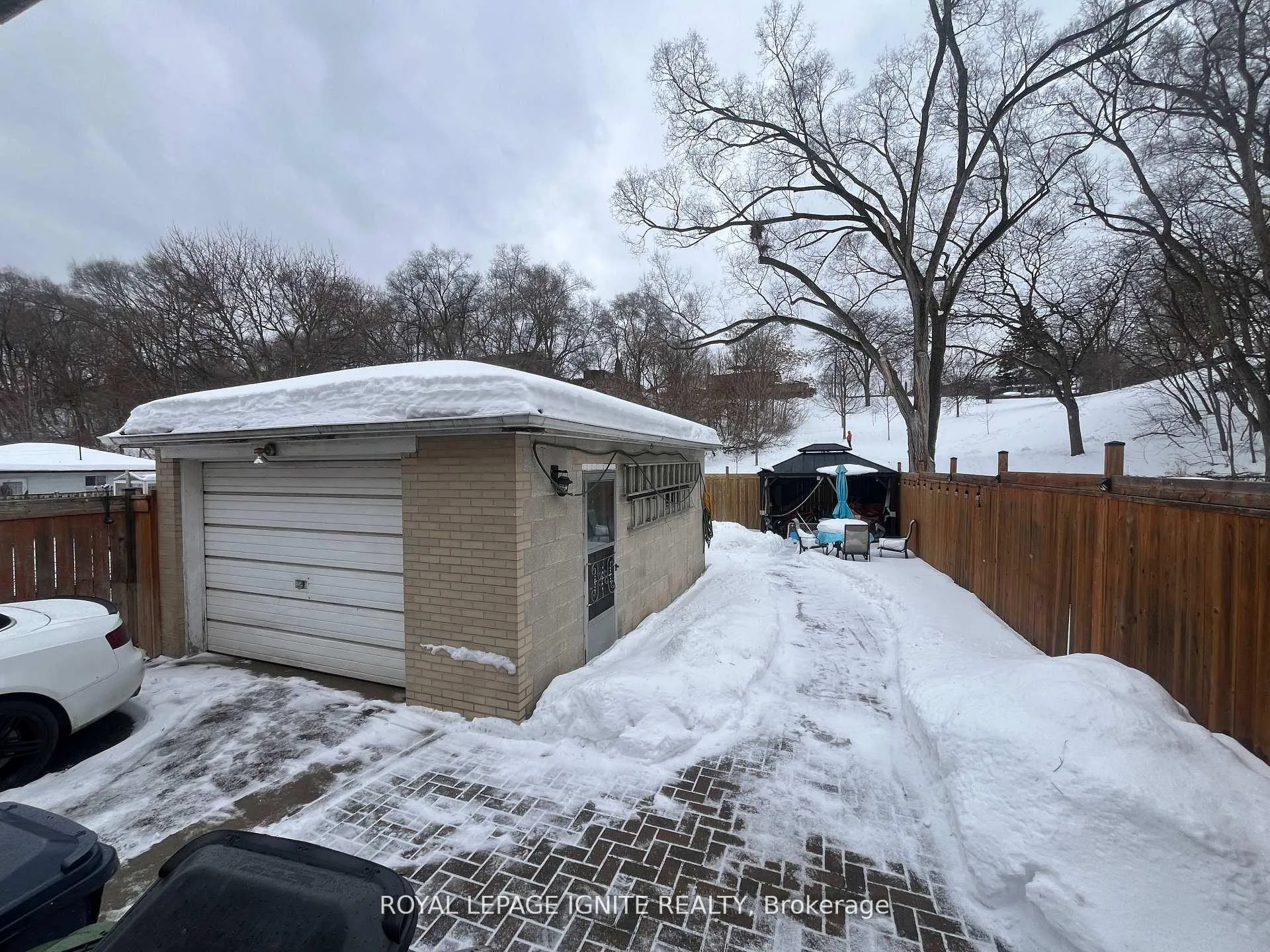 Photo 24 of 55 Dalrymple Drive, Toronto, Rockcliffe-Smythe — HOMEH