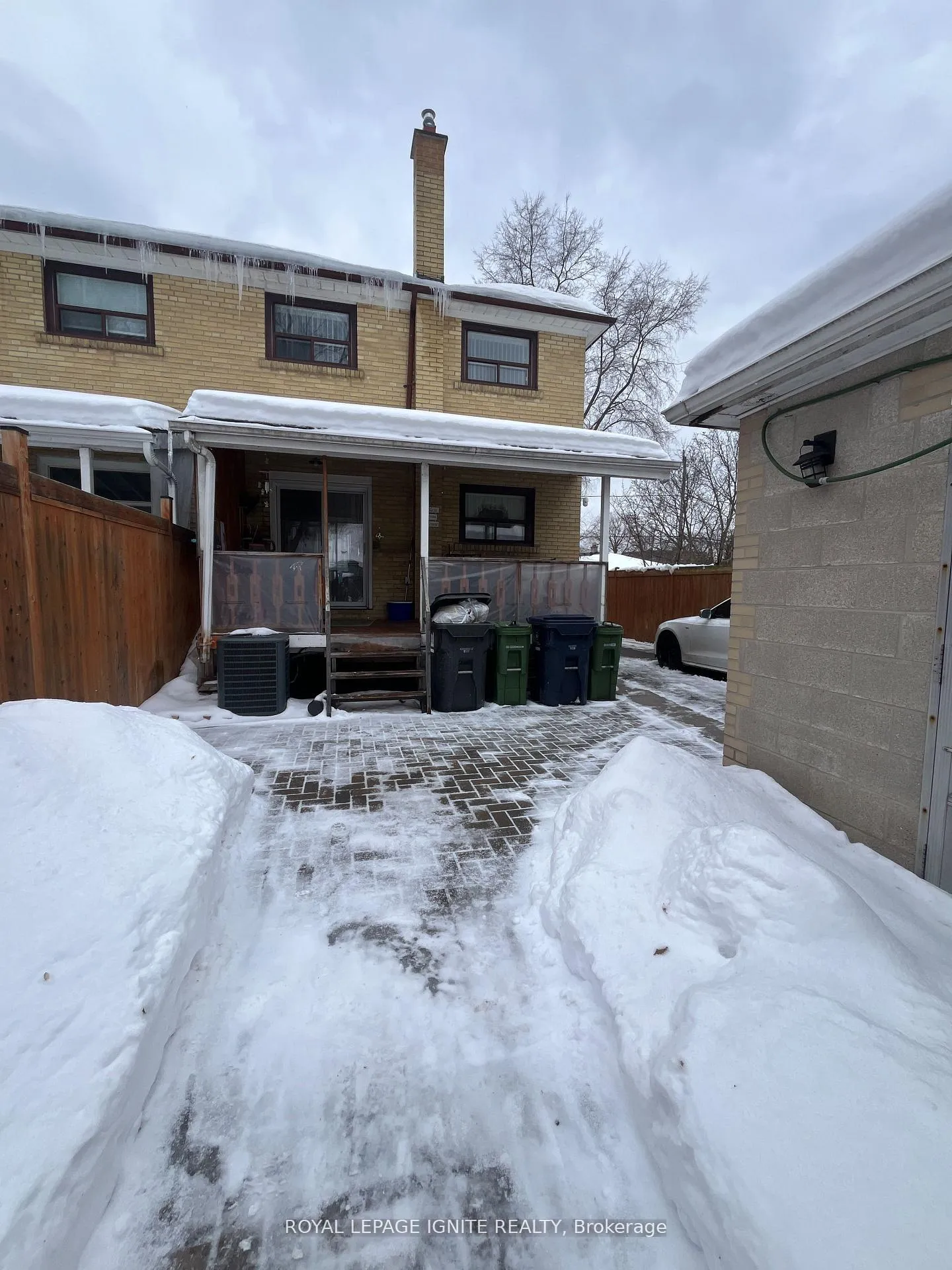 Photo 25 of 55 Dalrymple Drive, Toronto, Rockcliffe-Smythe — HOMEH