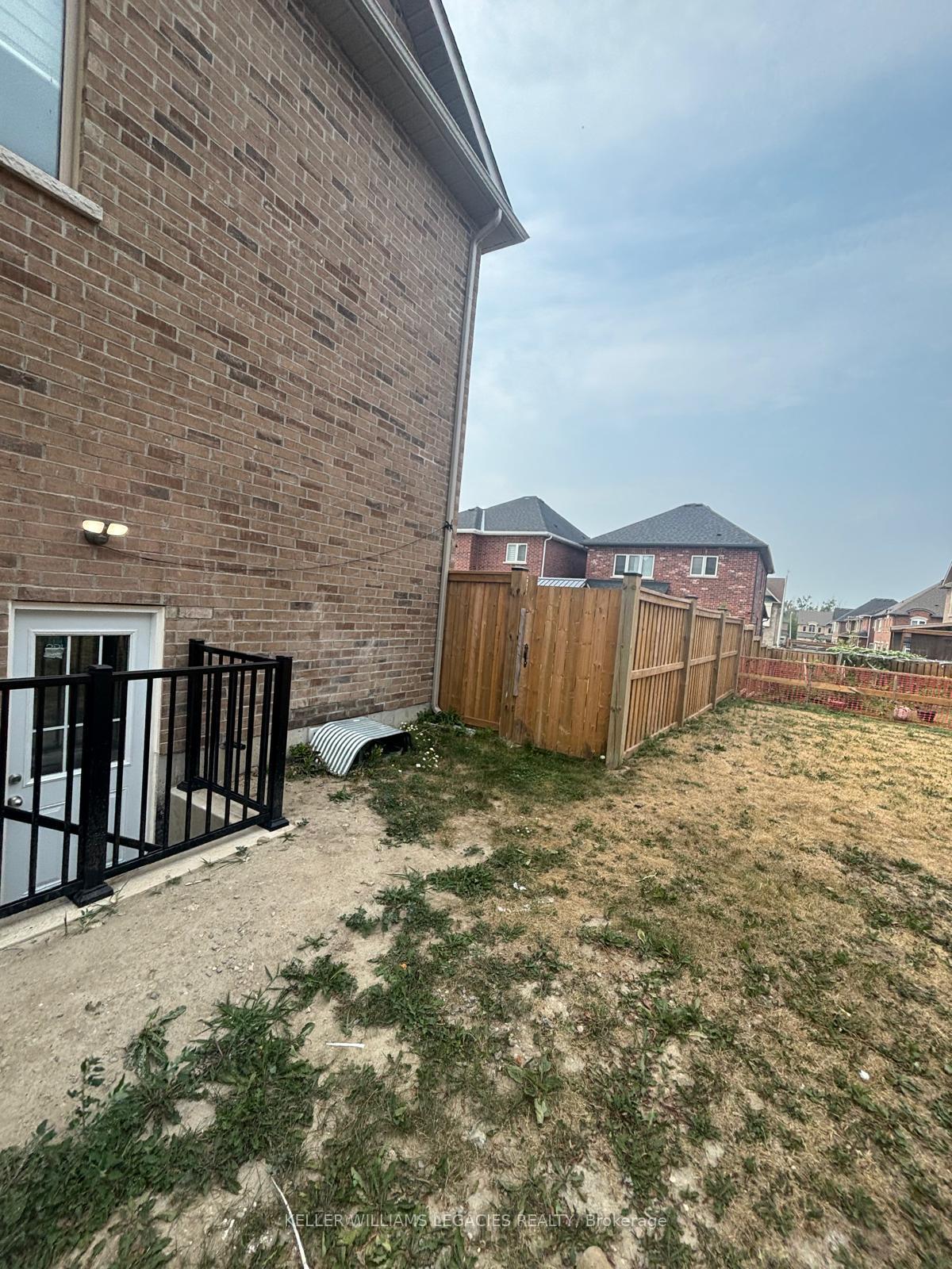 Photo 18 of 2300 Grainger Loop, Innisfil, Rural Innisfil — HOMEH