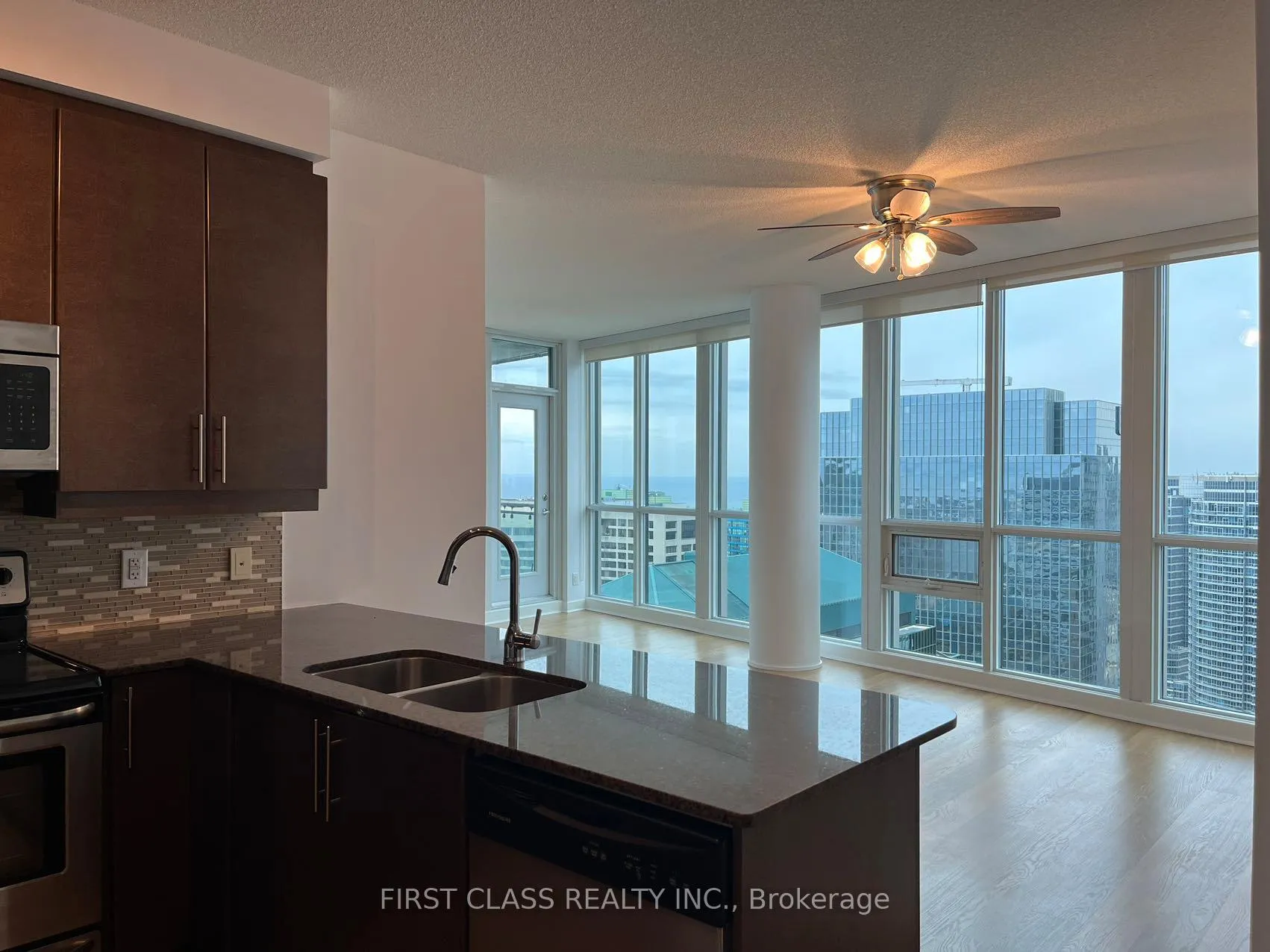 Photo 3 of Unit 4112, 33 Bay Street, Toronto, Waterfront Communities — HOMEH