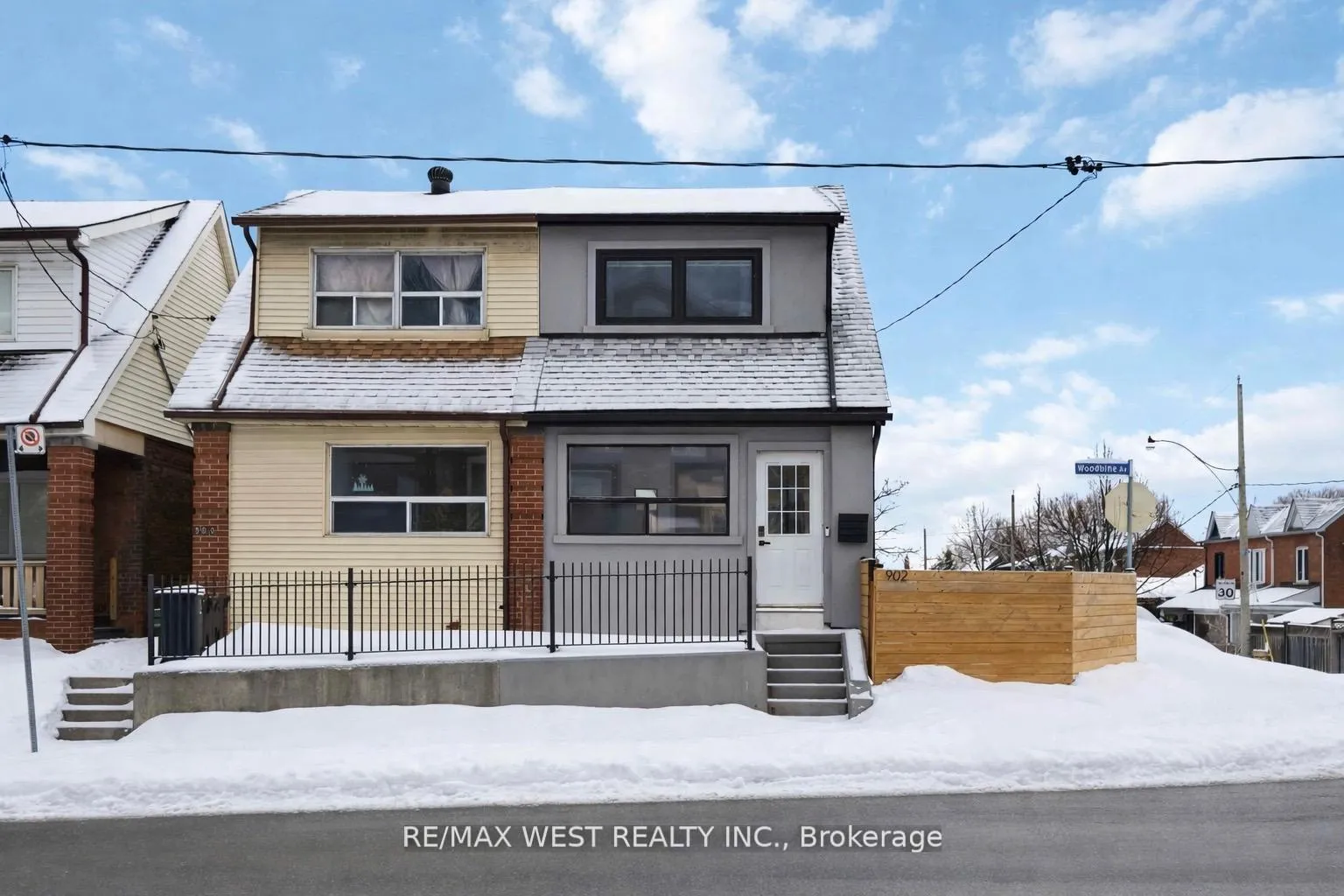 Photo 3 of 902 Woodbine Avenue, Toronto, Woodbine Corridor — HOMEH