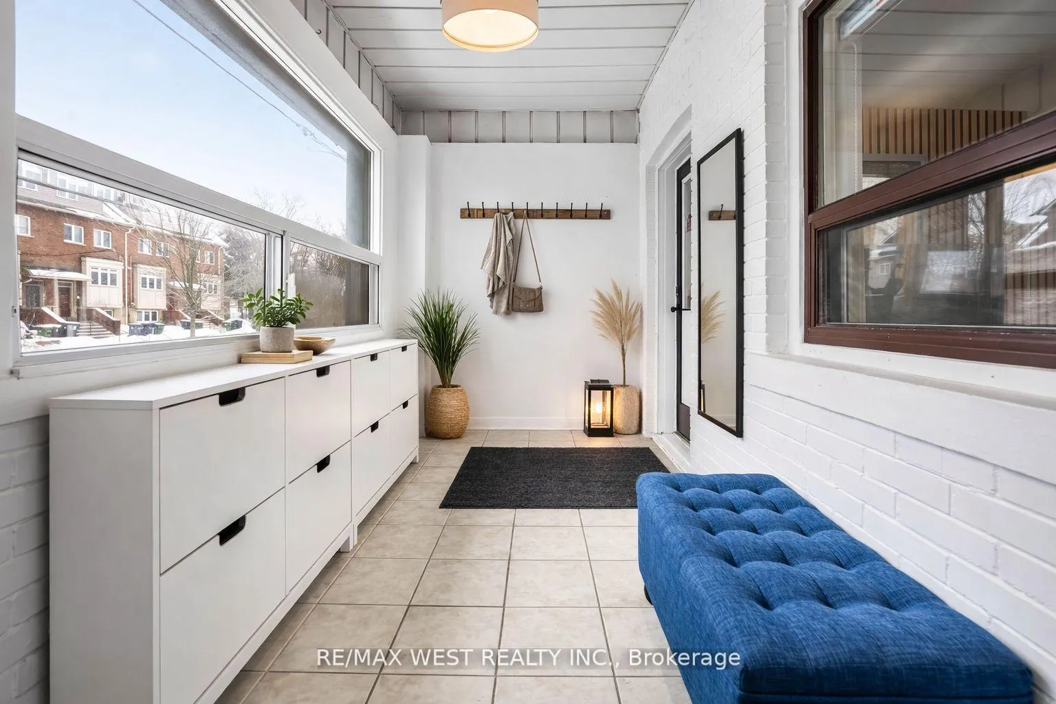 Photo 5 of 902 Woodbine Avenue, Toronto, Woodbine Corridor — HOMEH