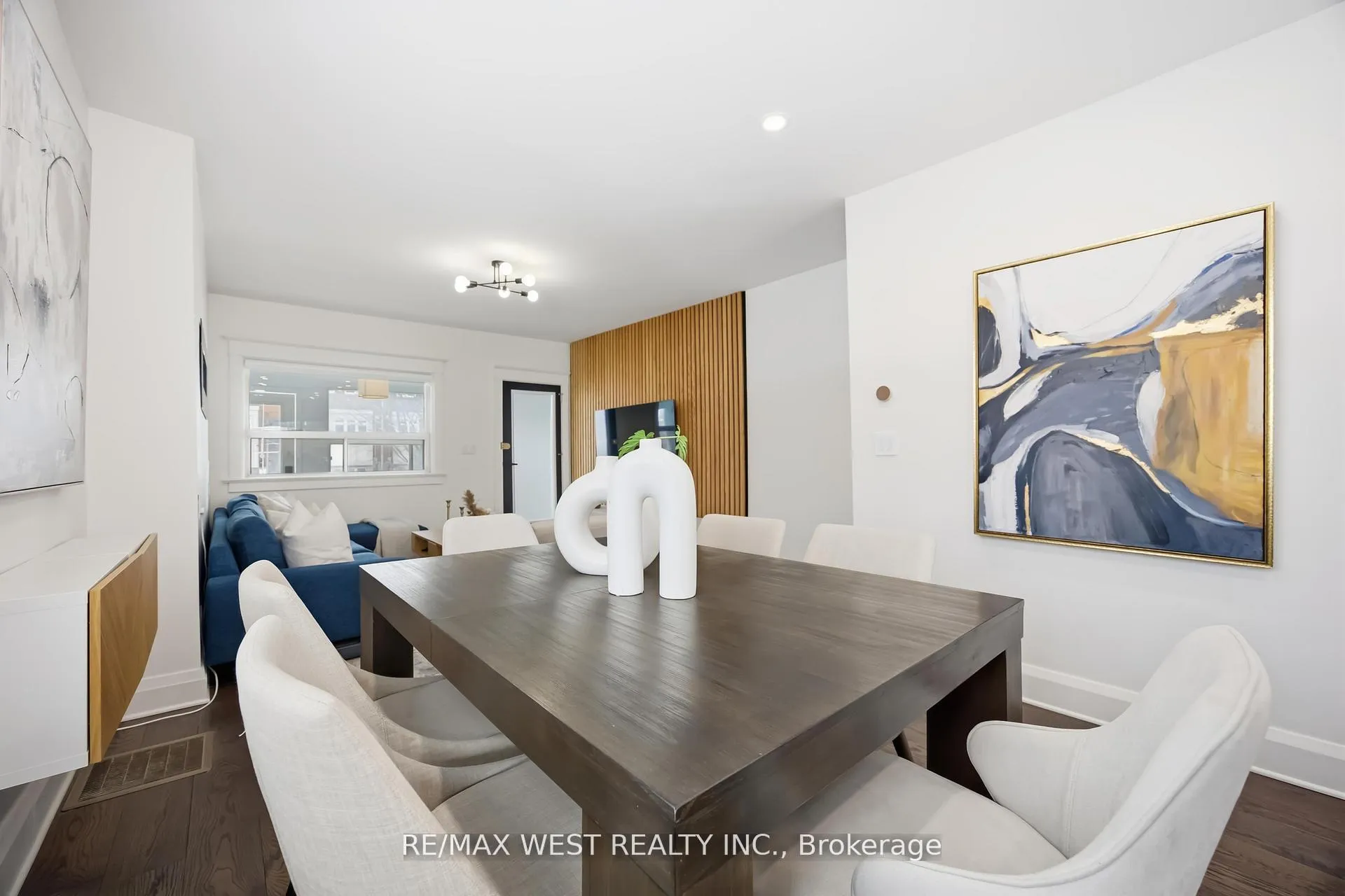 Photo 11 of 902 Woodbine Avenue, Toronto, Woodbine Corridor — HOMEH