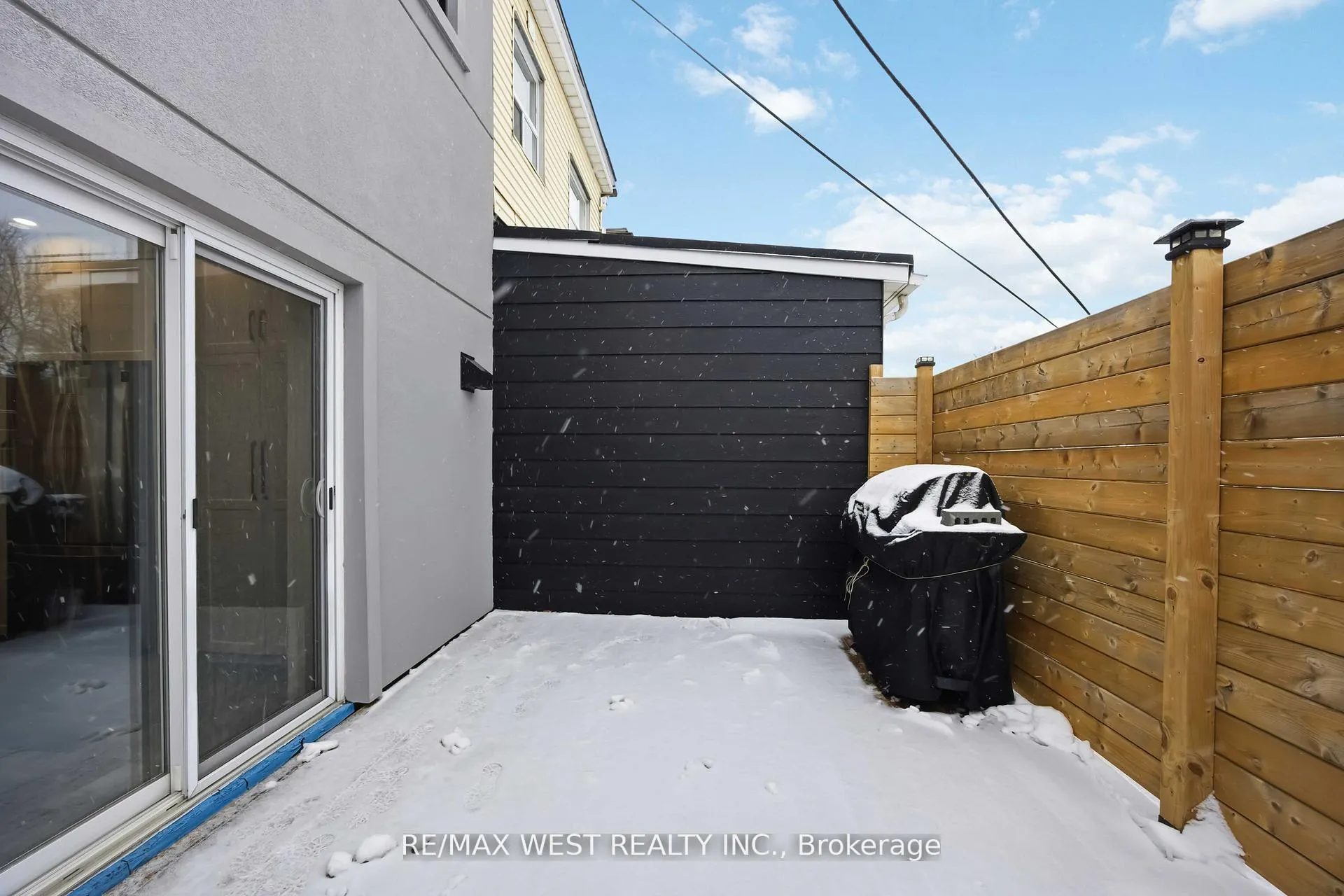 Photo 19 of 902 Woodbine Avenue, Toronto, Woodbine Corridor — HOMEH