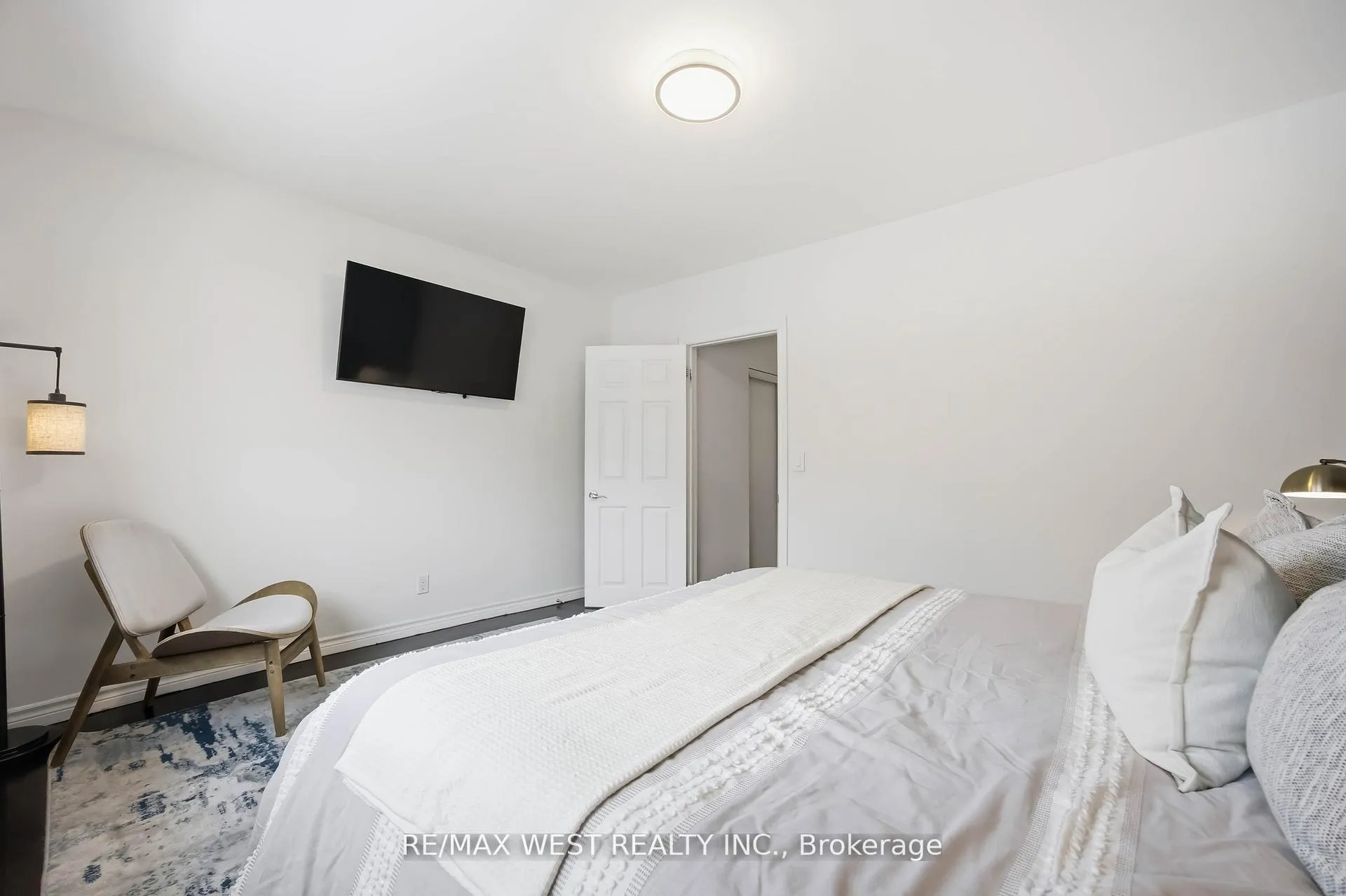 Photo 25 of 902 Woodbine Avenue, Toronto, Woodbine Corridor — HOMEH