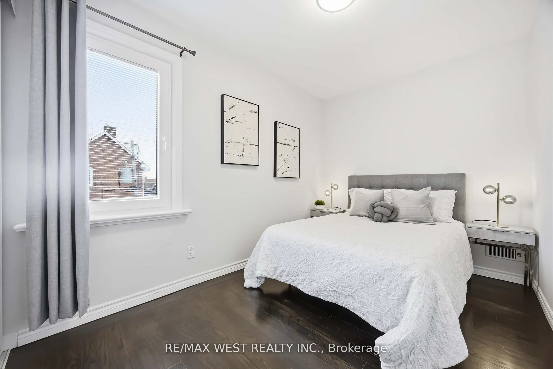 Photo 28 of 902 Woodbine Avenue, Toronto, Woodbine Corridor — HOMEH