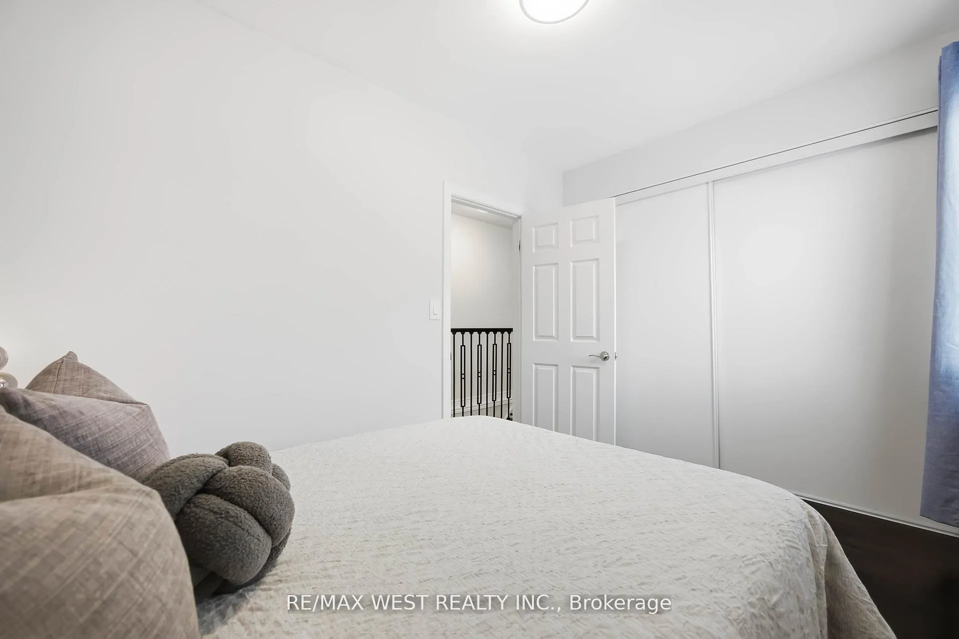 Photo 29 of 902 Woodbine Avenue, Toronto, Woodbine Corridor — HOMEH