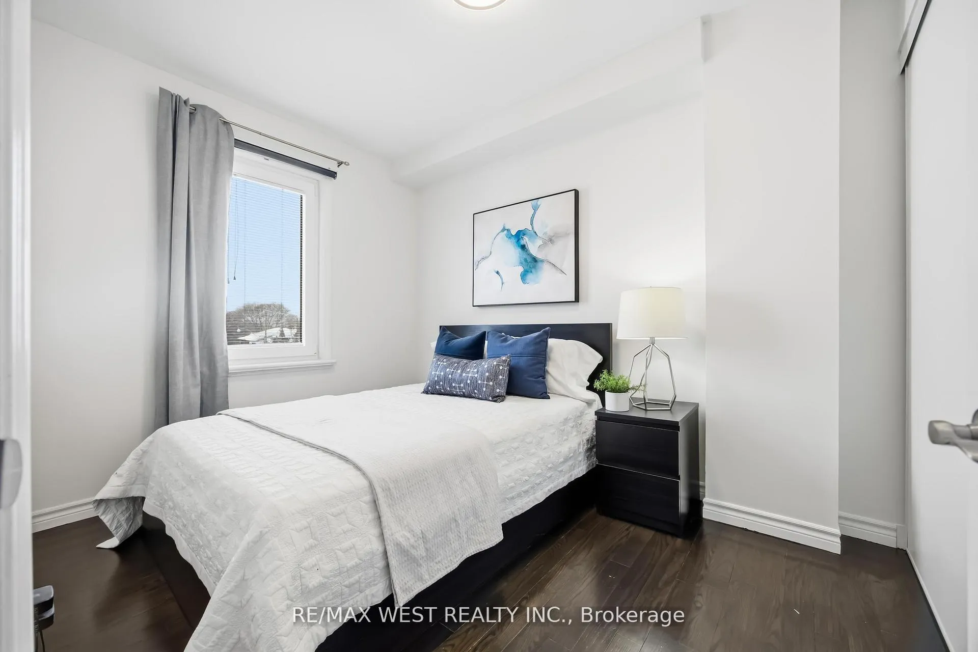Photo 30 of 902 Woodbine Avenue, Toronto, Woodbine Corridor — HOMEH