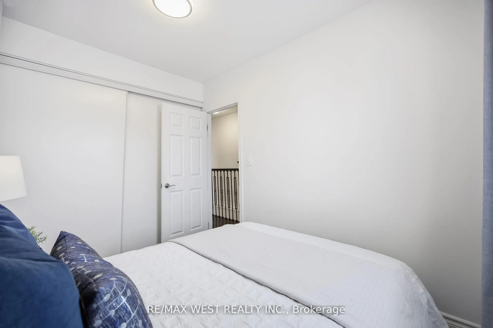 Photo 31 of 902 Woodbine Avenue, Toronto, Woodbine Corridor — HOMEH