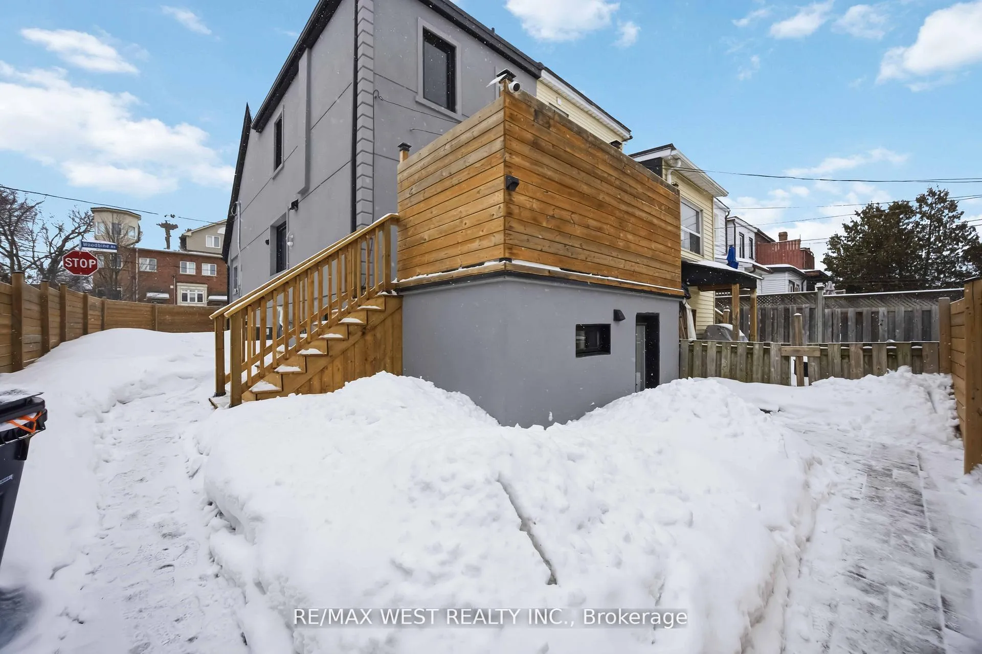 Photo 44 of 902 Woodbine Avenue, Toronto, Woodbine Corridor — HOMEH