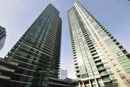 Front of Unit 1611, 18 Harbour Street