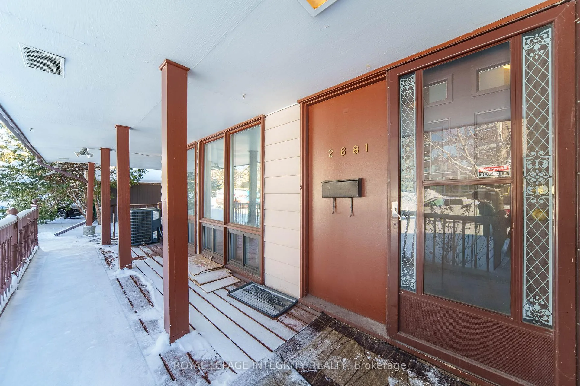 Photo 4 of 2681 Norberry Crescent, Ottawa, Mooneys Bay/Riverside Park — HOMEH