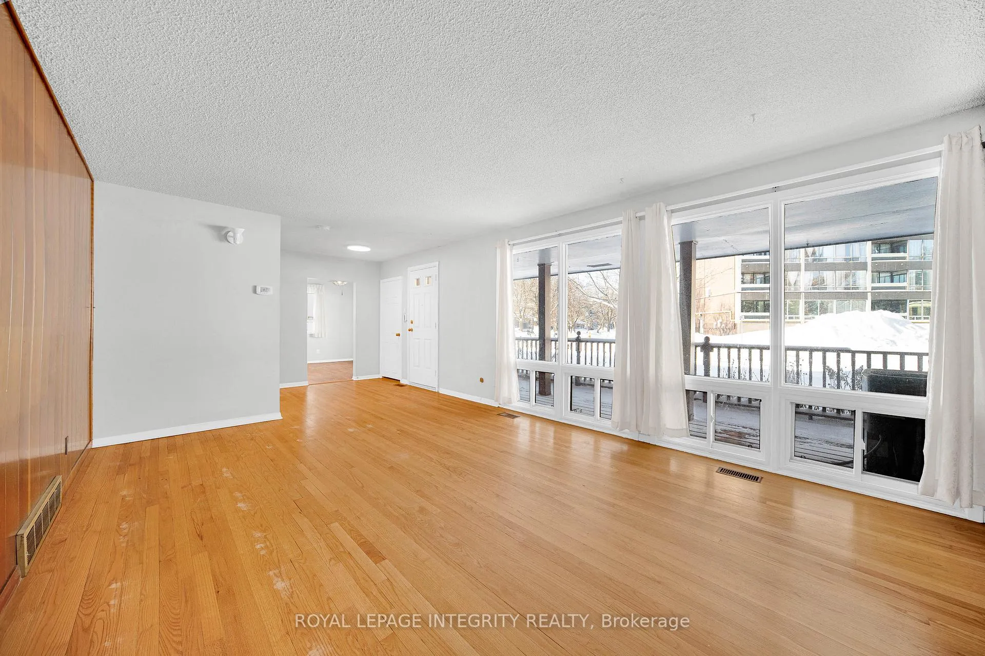 Photo 6 of 2681 Norberry Crescent, Ottawa, Mooneys Bay/Riverside Park — HOMEH