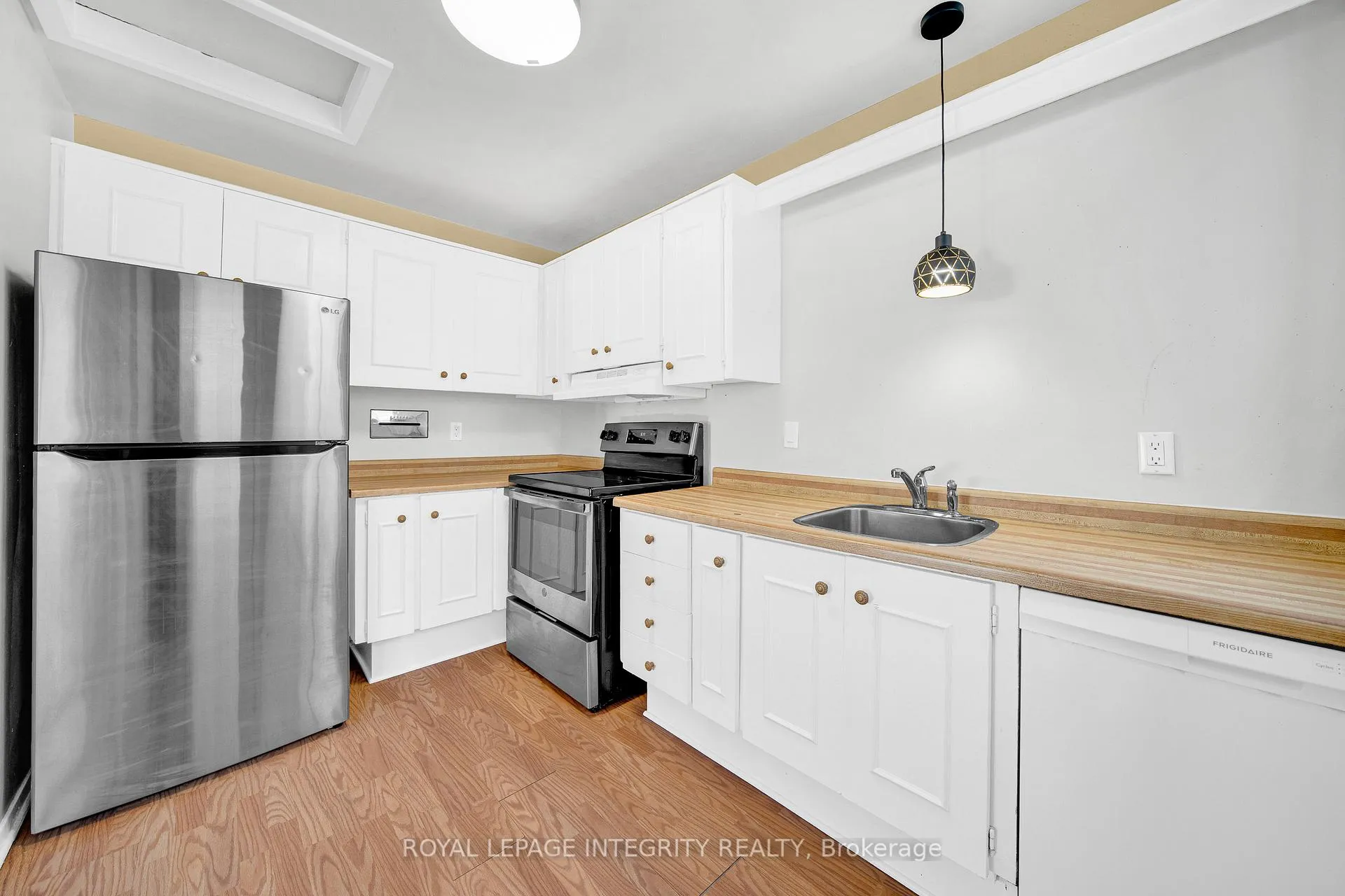 Photo 11 of 2681 Norberry Crescent, Ottawa, Mooneys Bay/Riverside Park — HOMEH