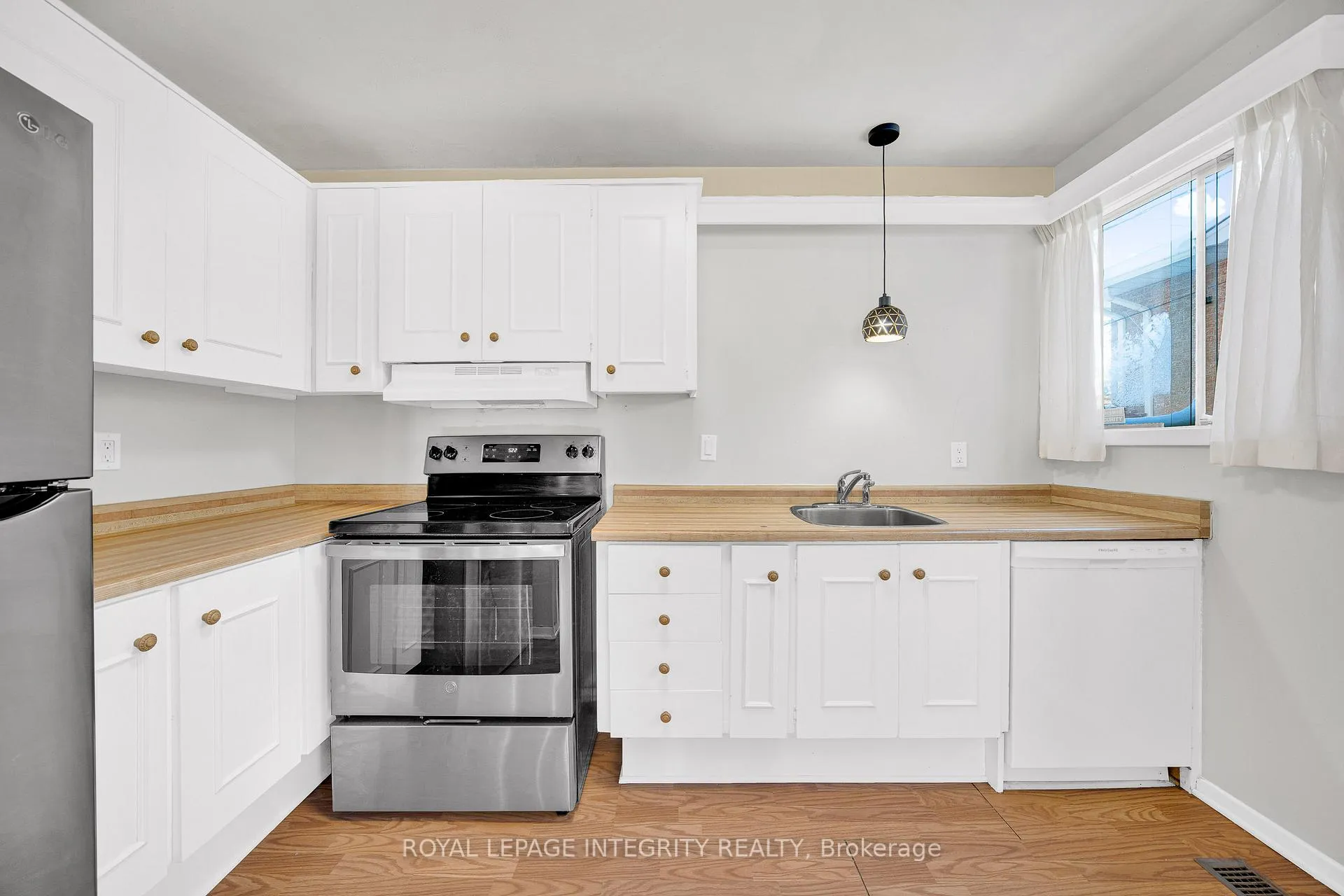 Photo 12 of 2681 Norberry Crescent, Ottawa, Mooneys Bay/Riverside Park — HOMEH