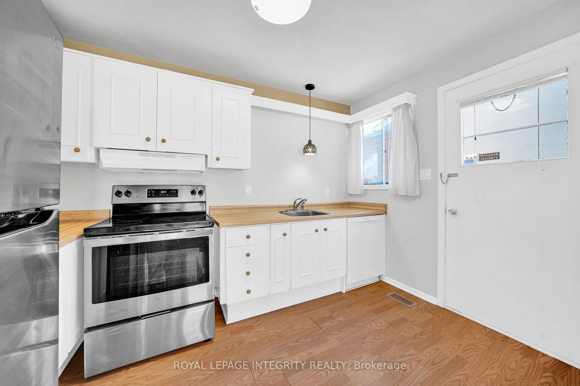 Photo 14 of 2681 Norberry Crescent, Ottawa, Mooneys Bay/Riverside Park — HOMEH