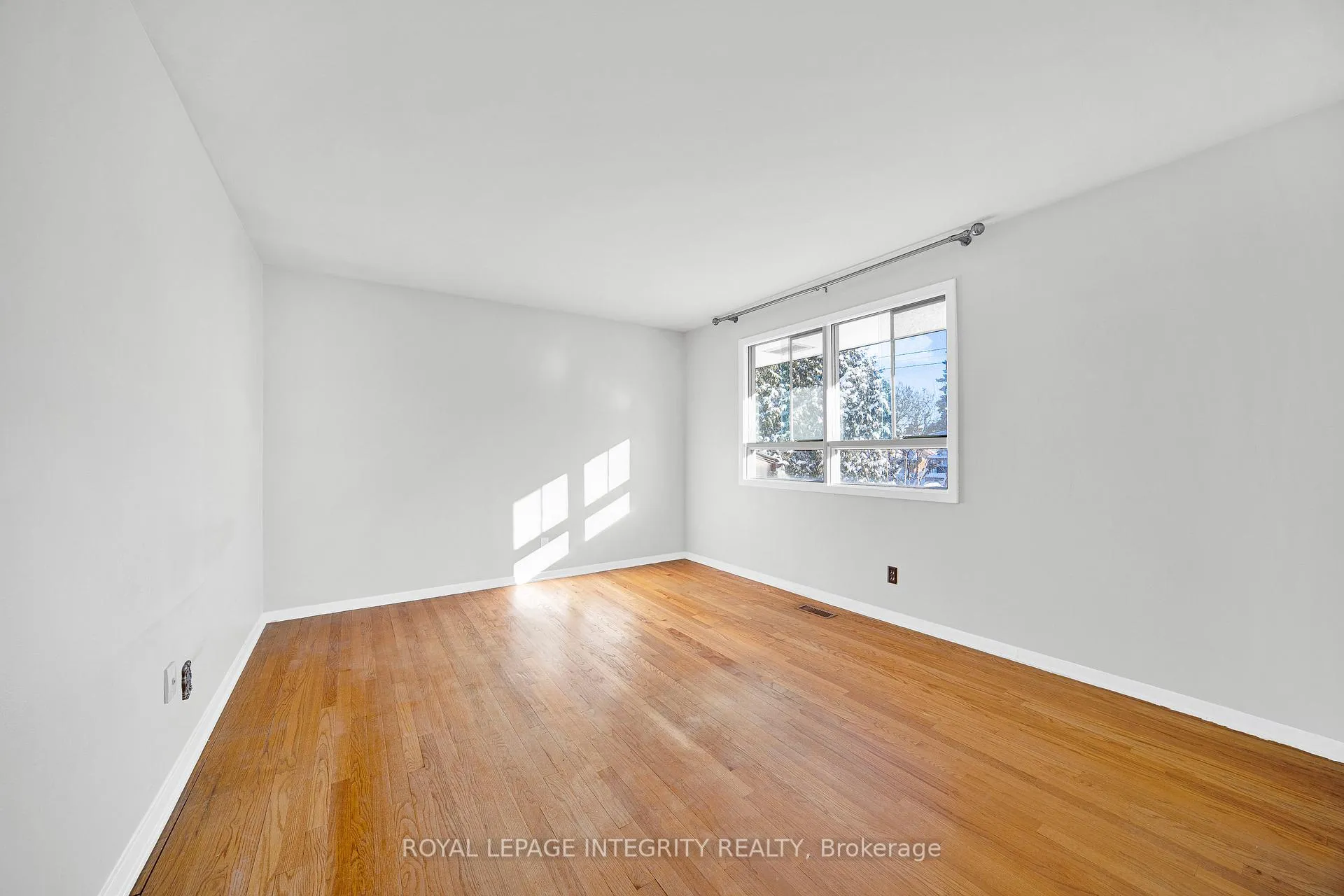 Photo 24 of 2681 Norberry Crescent, Ottawa, Mooneys Bay/Riverside Park — HOMEH