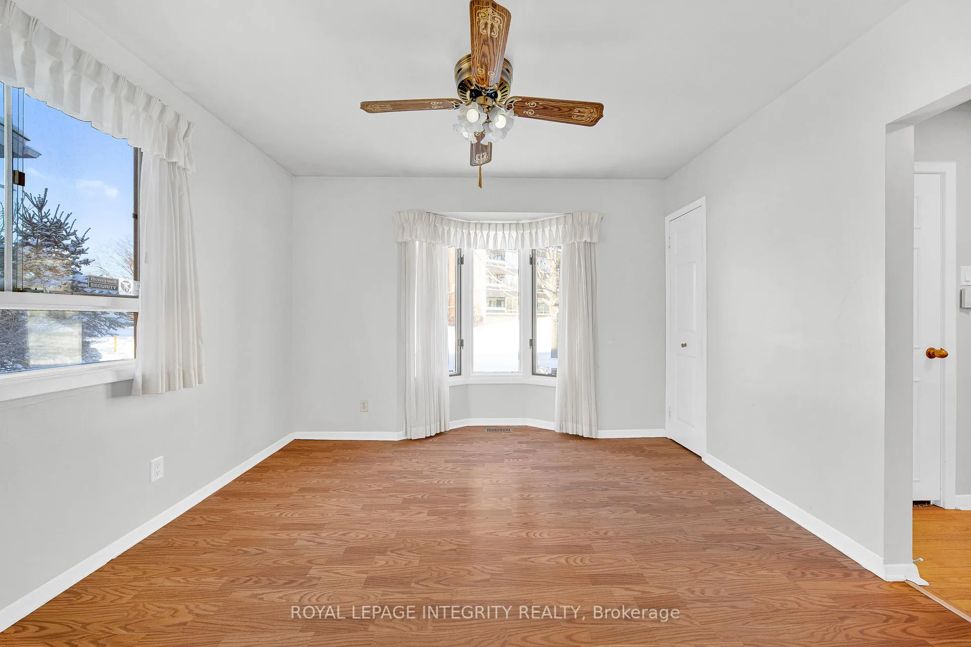 Photo 32 of 2681 Norberry Crescent, Ottawa, Mooneys Bay/Riverside Park — HOMEH