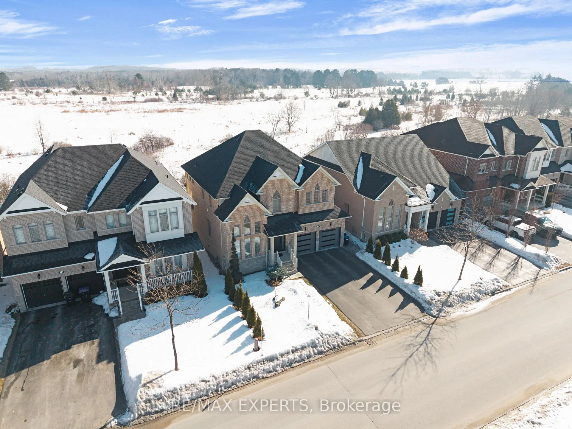 Photo 5 of 75 Turner Drive, New Tecumseth, Tottenham — HOMEH