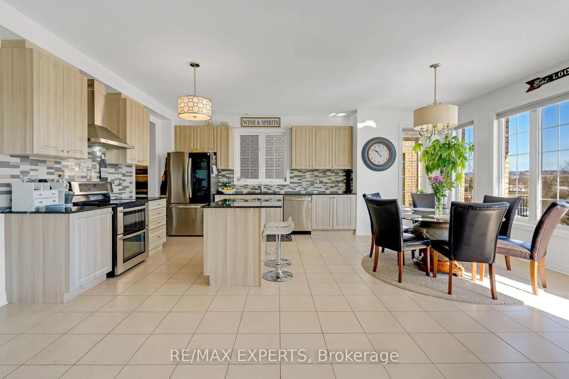 Photo 12 of 75 Turner Drive, New Tecumseth, Tottenham — HOMEH