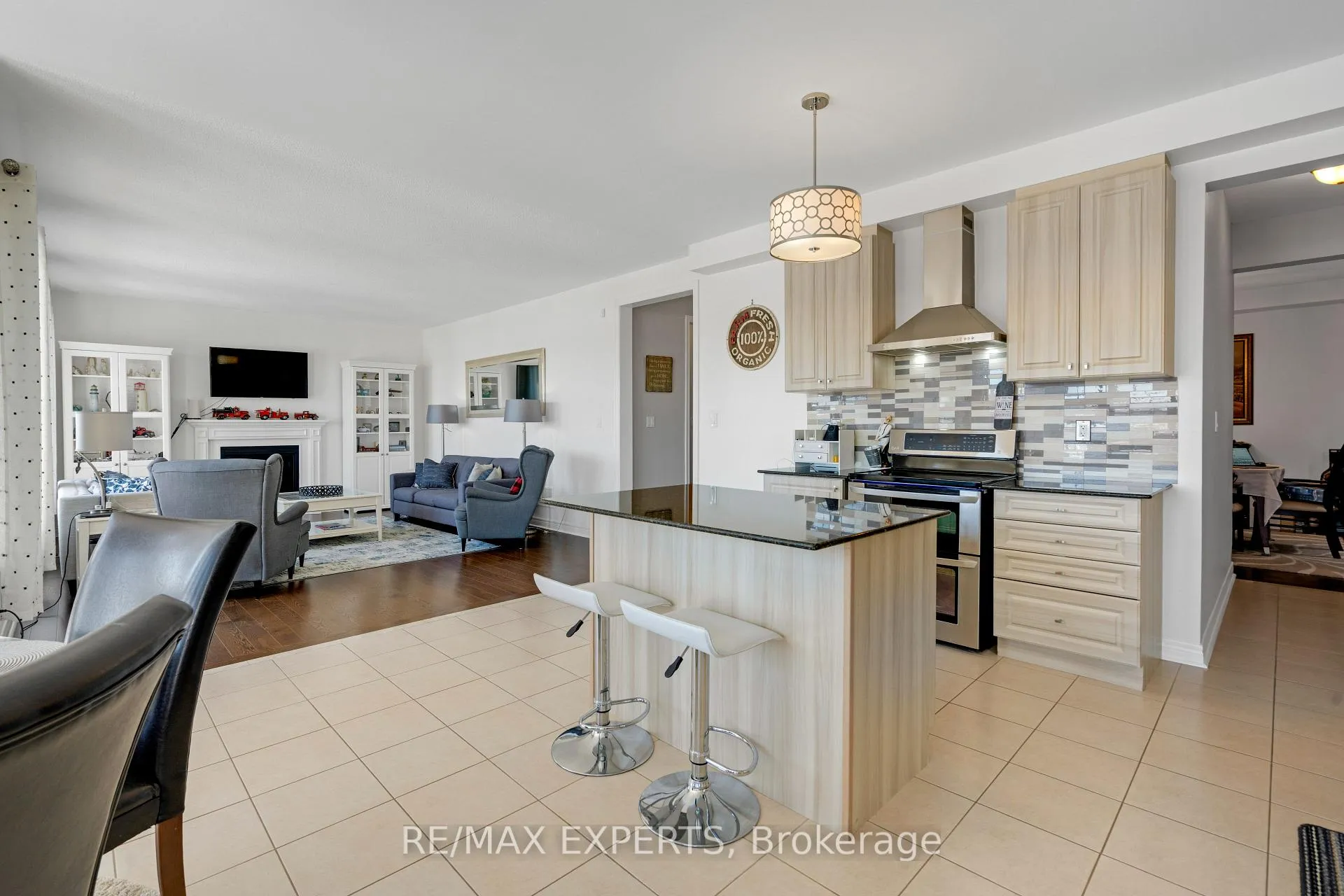 Photo 13 of 75 Turner Drive, New Tecumseth, Tottenham — HOMEH