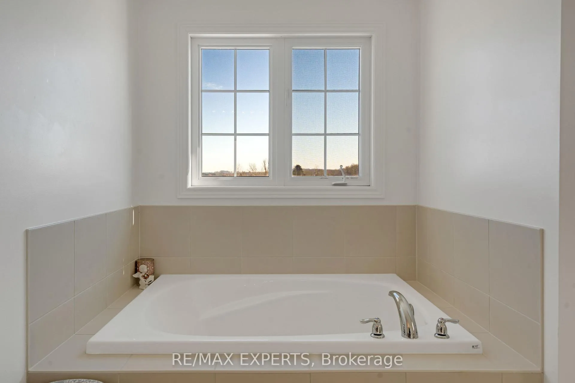 Photo 22 of 75 Turner Drive, New Tecumseth, Tottenham — HOMEH