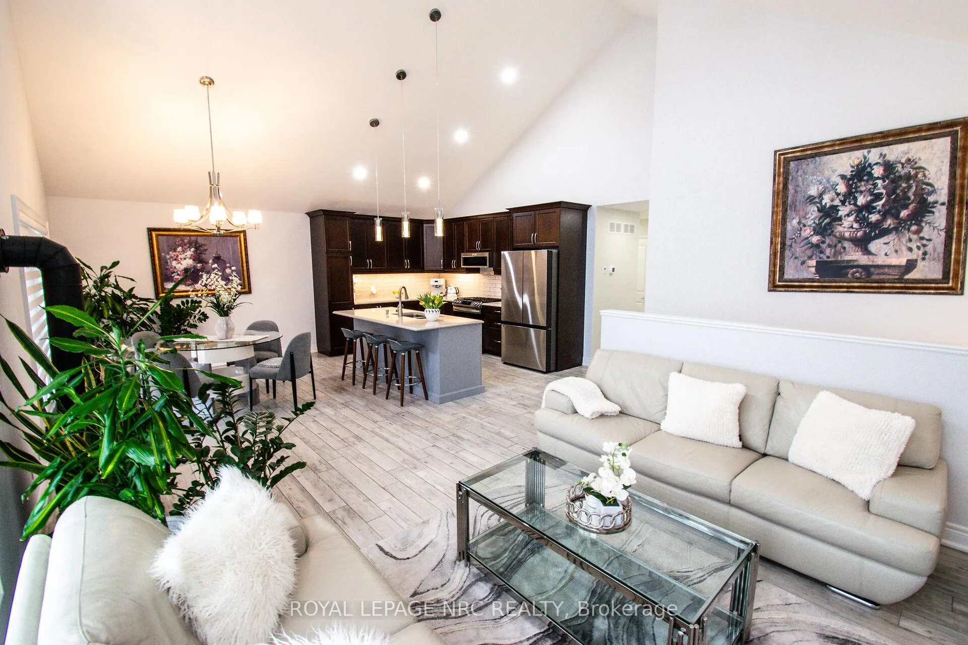 Photo 12 of 197 Timberview Crescent, Welland, Coyle Creek — HOMEH