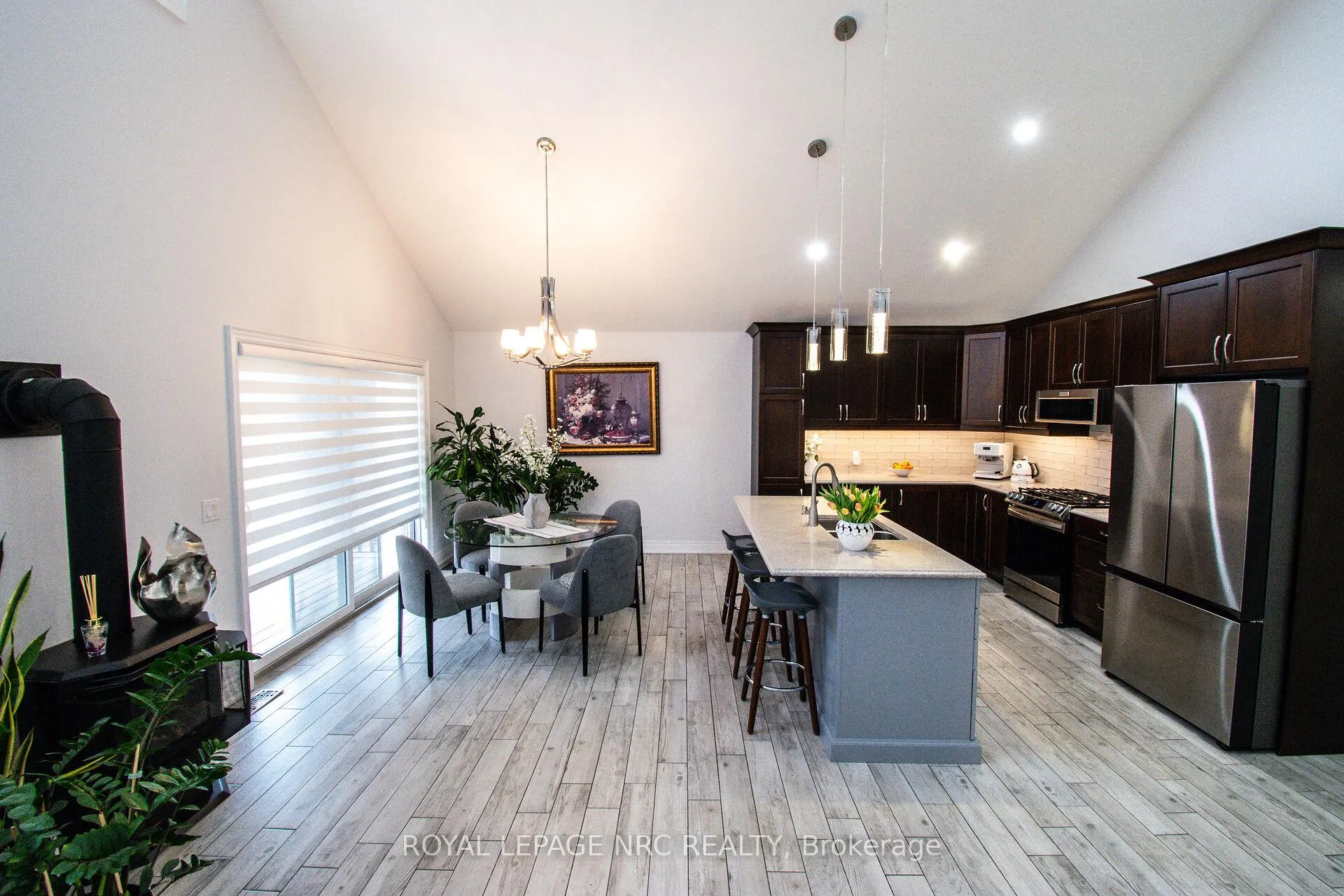Photo 14 of 197 Timberview Crescent, Welland, Coyle Creek — HOMEH