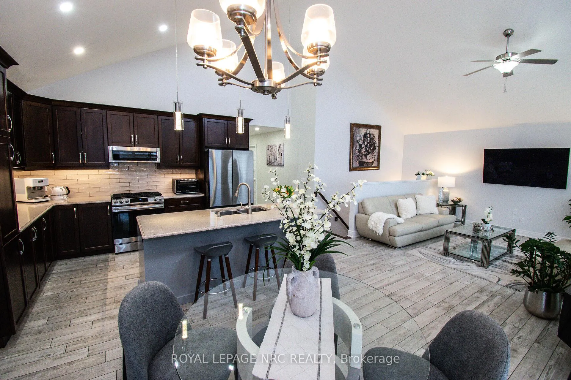 Photo 18 of 197 Timberview Crescent, Welland, Coyle Creek — HOMEH