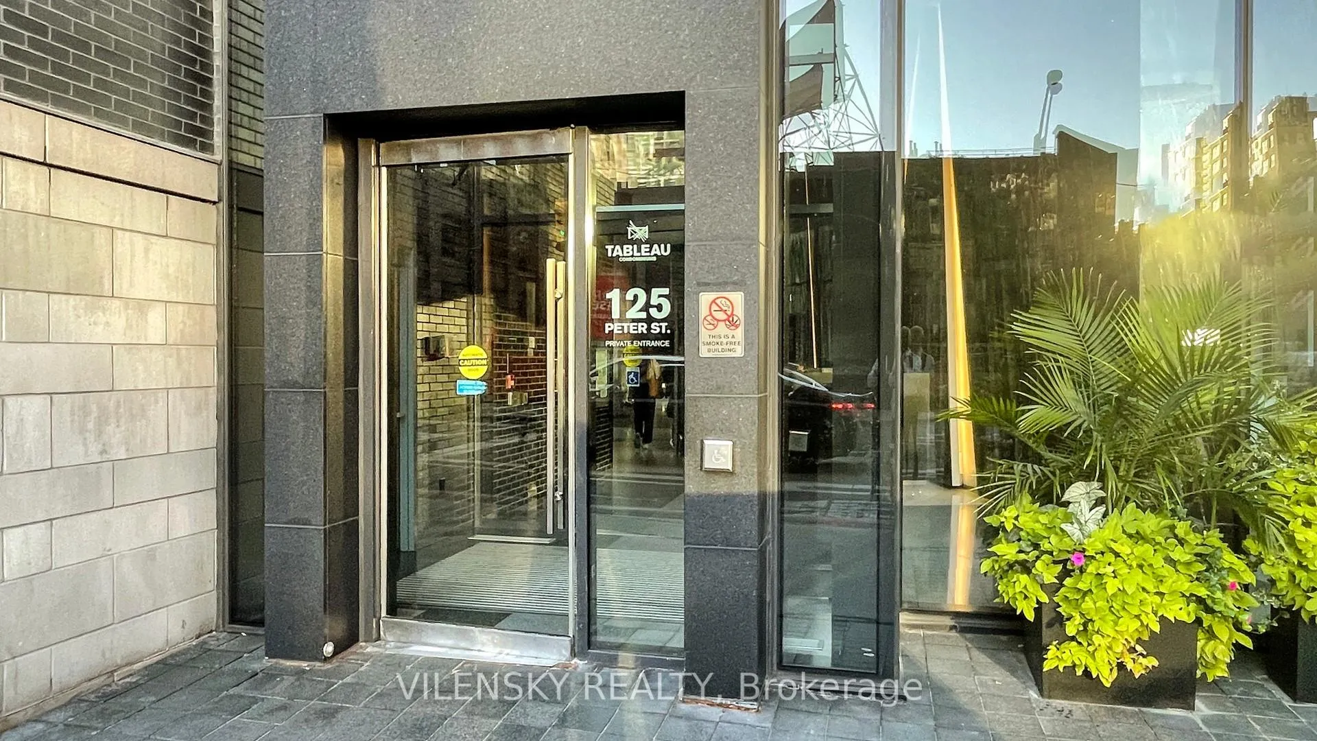 Photo 2 of Unit 3311, 125 Peter Street, Toronto, Waterfront Communities — HOMEH