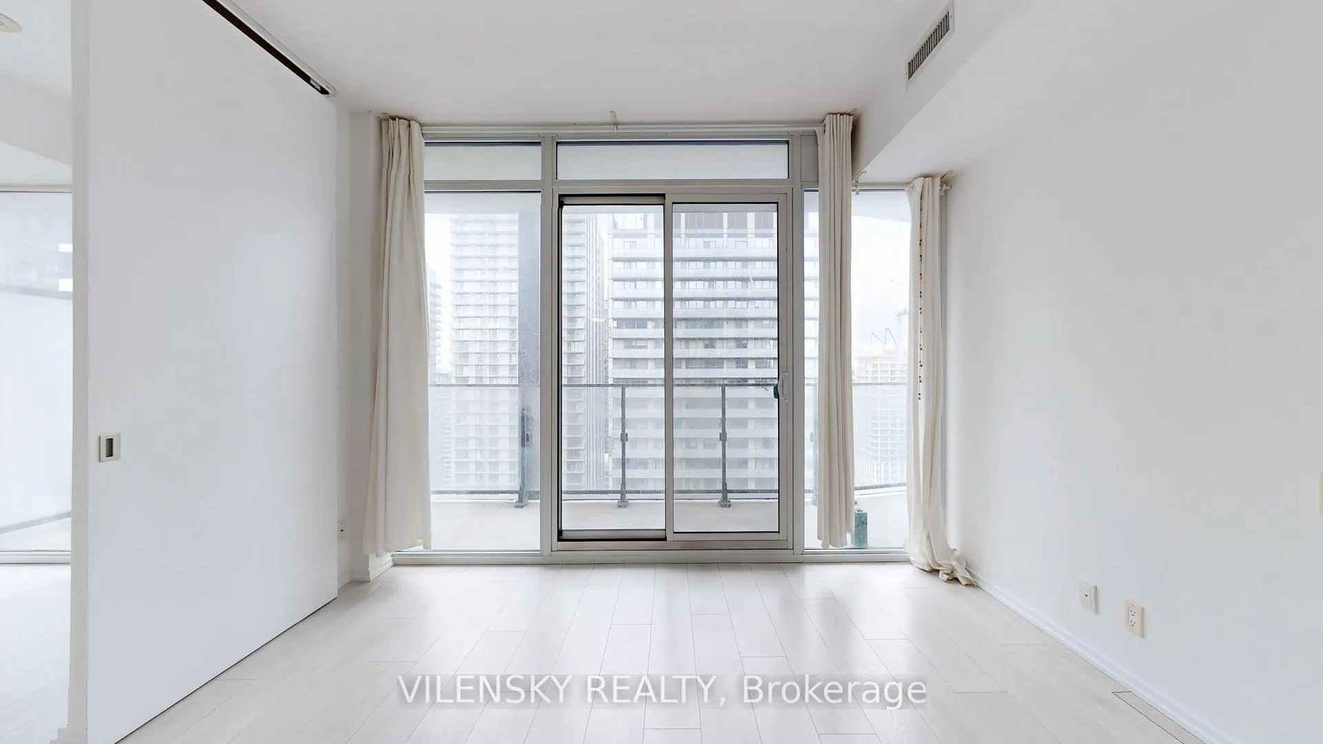 Photo 13 of Unit 3311, 125 Peter Street, Toronto, Waterfront Communities — HOMEH