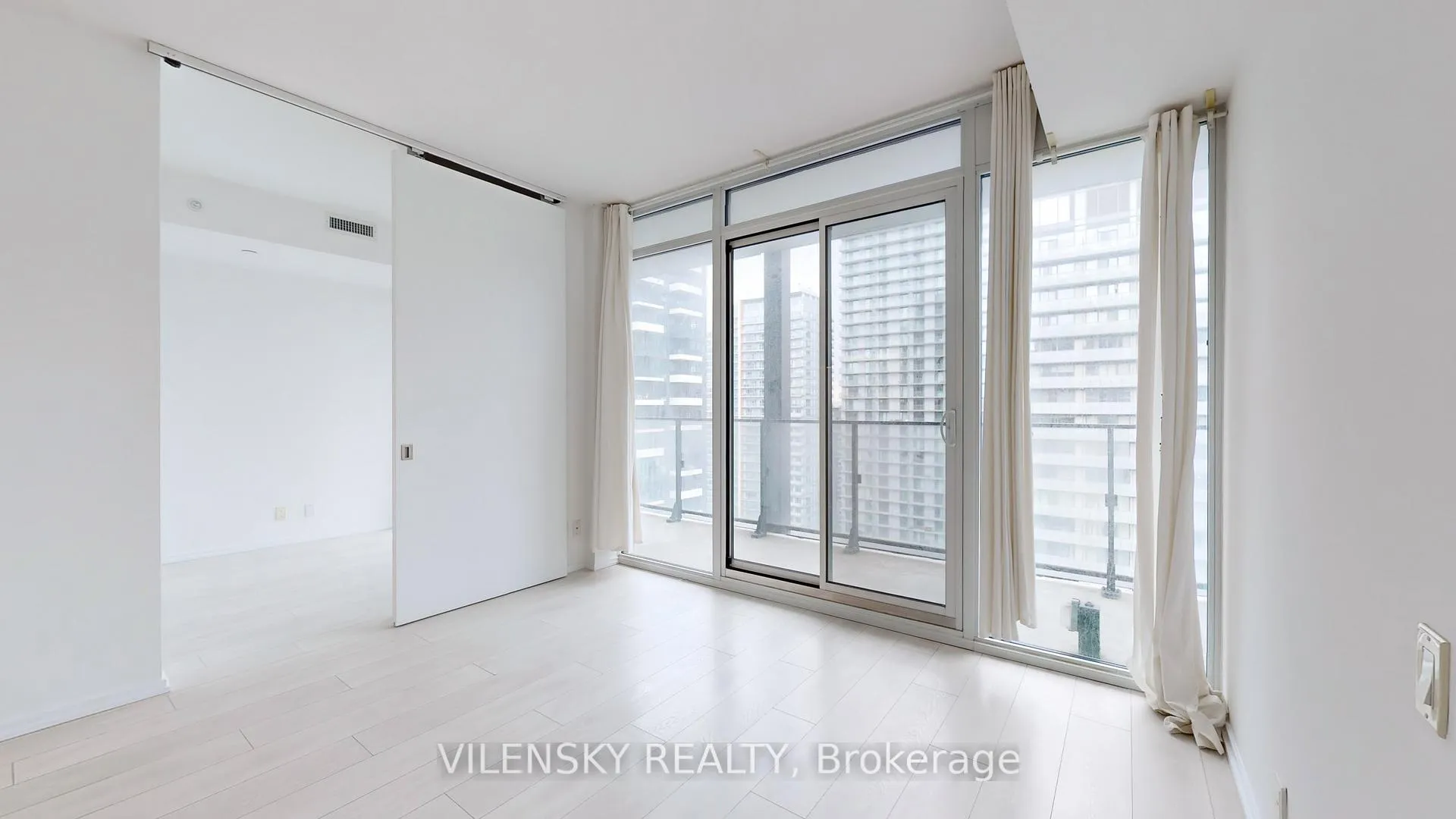 Photo 14 of Unit 3311, 125 Peter Street, Toronto, Waterfront Communities — HOMEH