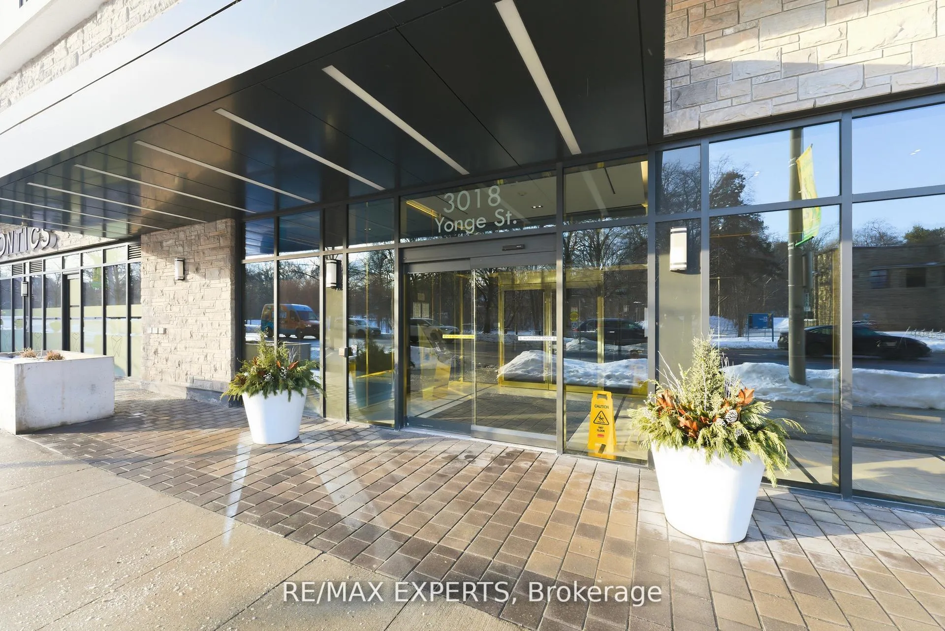 Photo 2 of Unit 410, 3018 Yonge Street, Toronto, Lawrence Park South — HOMEH