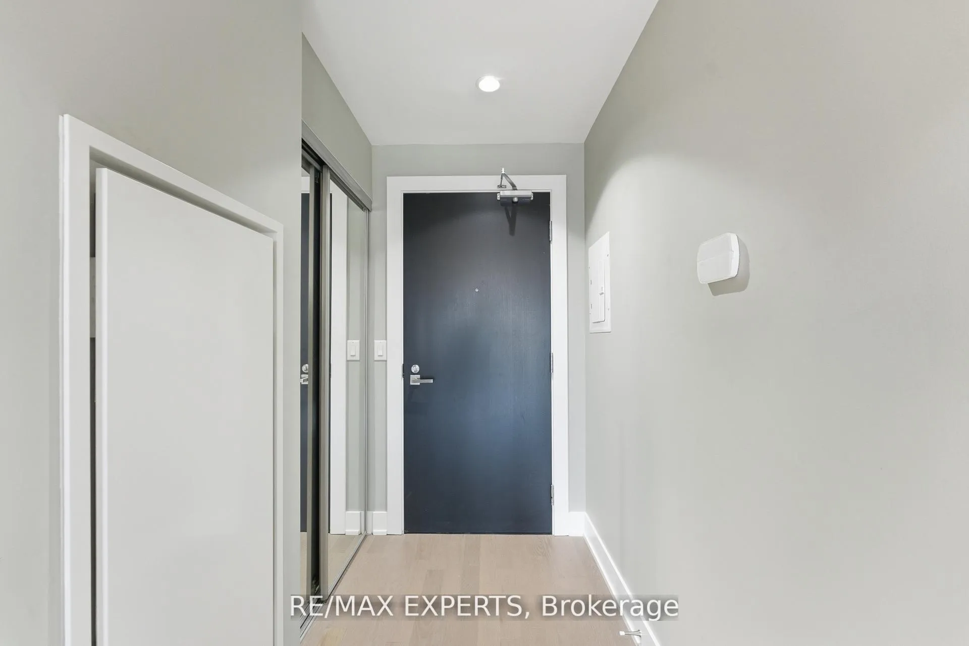 Photo 5 of Unit 410, 3018 Yonge Street, Toronto, Lawrence Park South — HOMEH