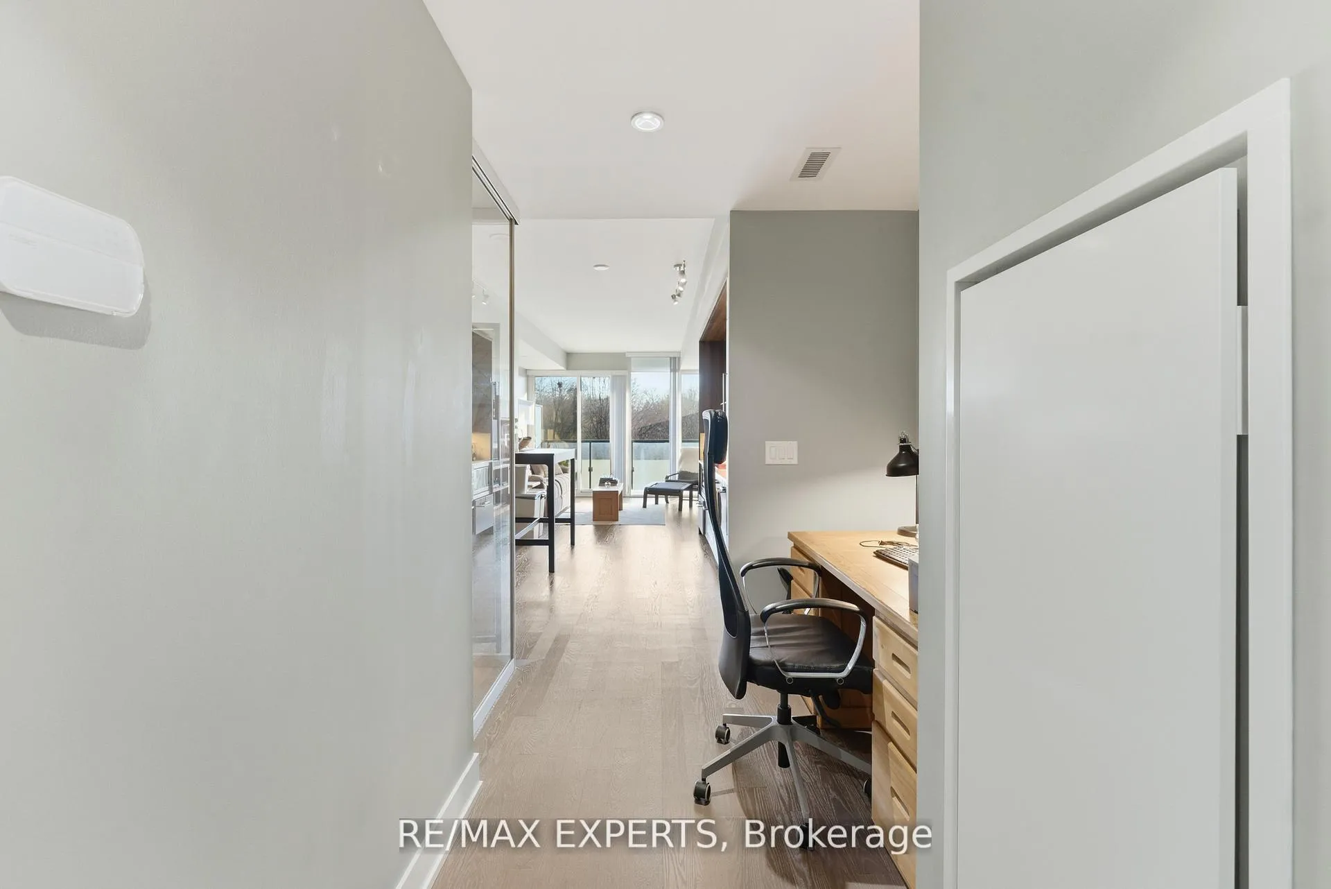 Photo 6 of Unit 410, 3018 Yonge Street, Toronto, Lawrence Park South — HOMEH