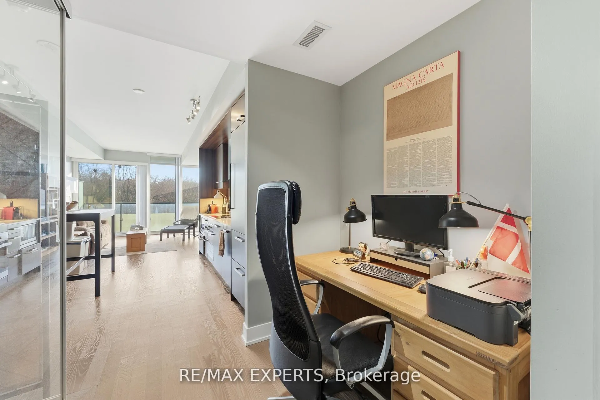 Photo 7 of Unit 410, 3018 Yonge Street, Toronto, Lawrence Park South — HOMEH