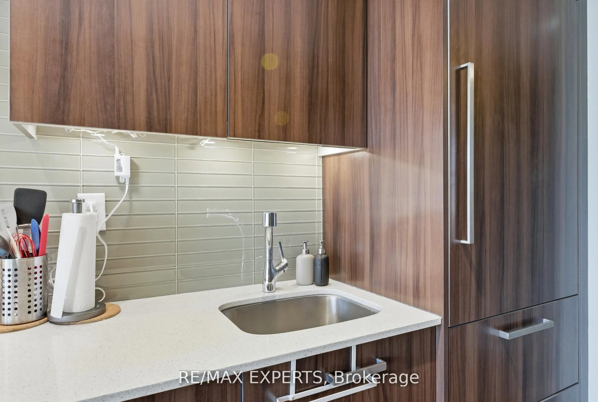 Photo 11 of Unit 410, 3018 Yonge Street, Toronto, Lawrence Park South — HOMEH
