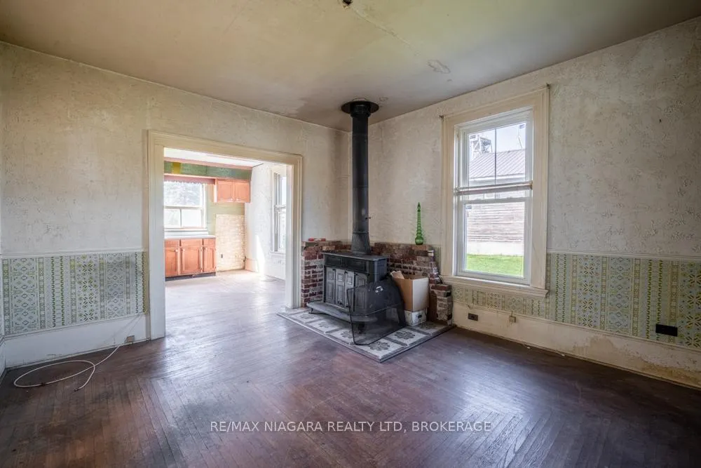 Photo 6 of 2295 Centre Street, Thorold, Allanburg/Thorold South — HOMEH