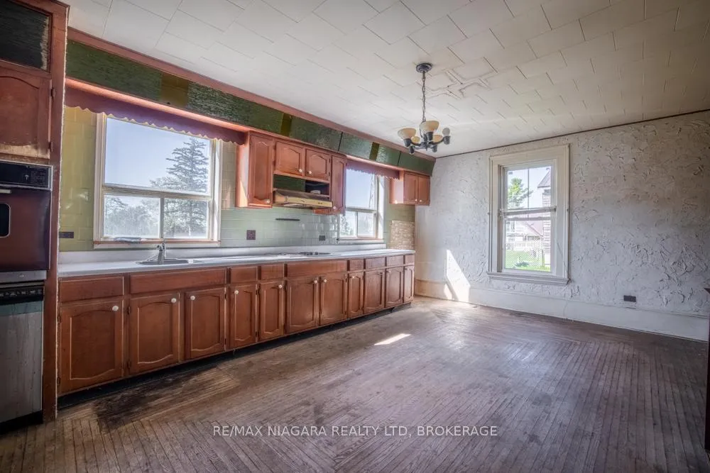 Photo 10 of 2295 Centre Street, Thorold, Allanburg/Thorold South — HOMEH