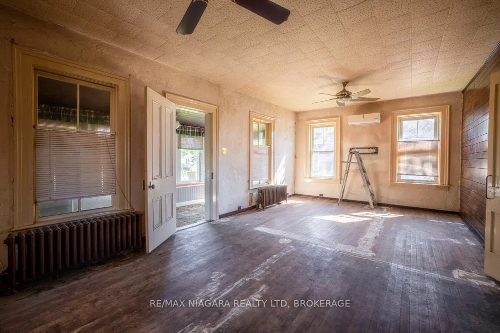 Photo 11 of 2295 Centre Street, Thorold, Allanburg/Thorold South — HOMEH