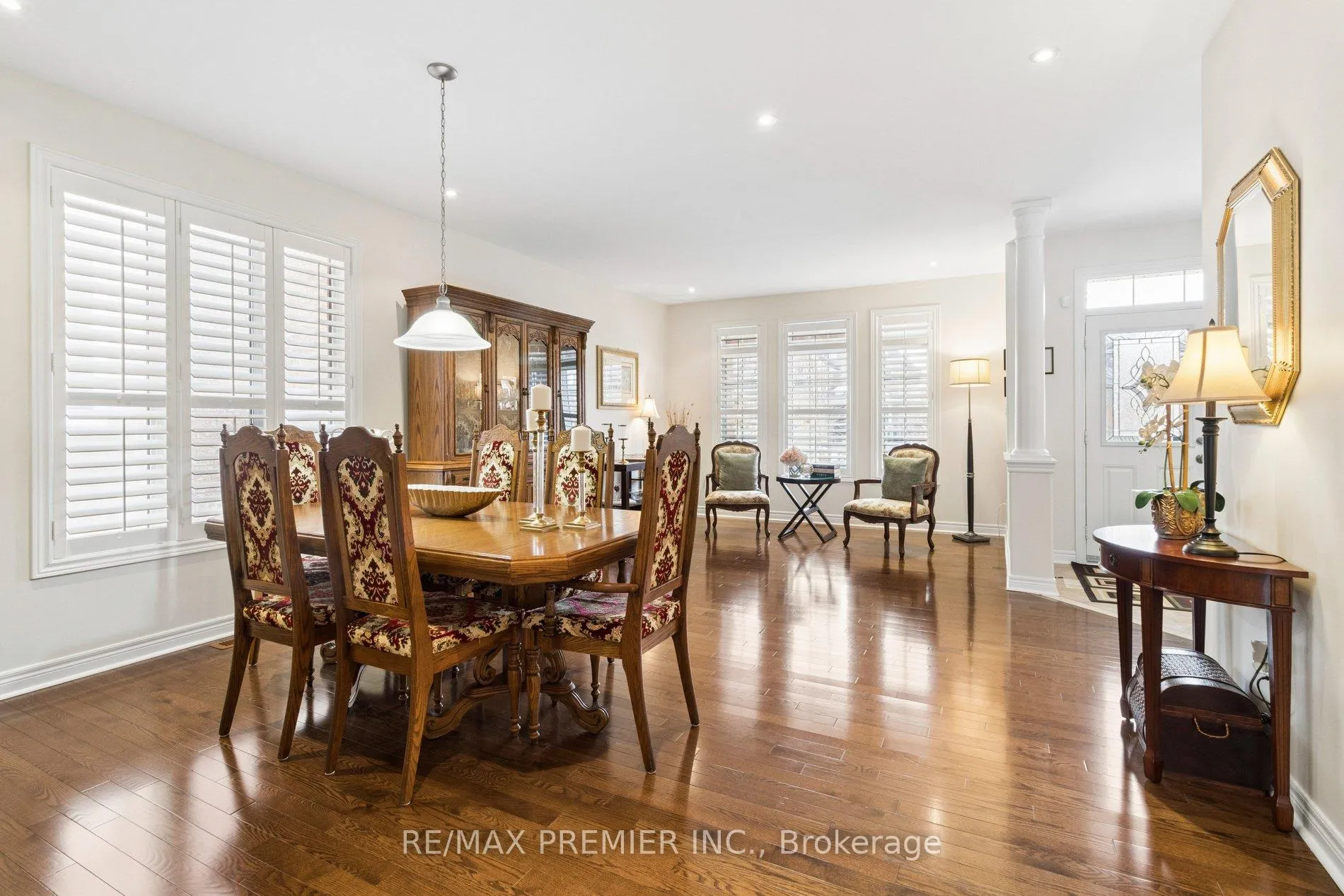 Photo 5 of 11 Eakins Drive, Aurora, Bayview Northeast — HOMEH